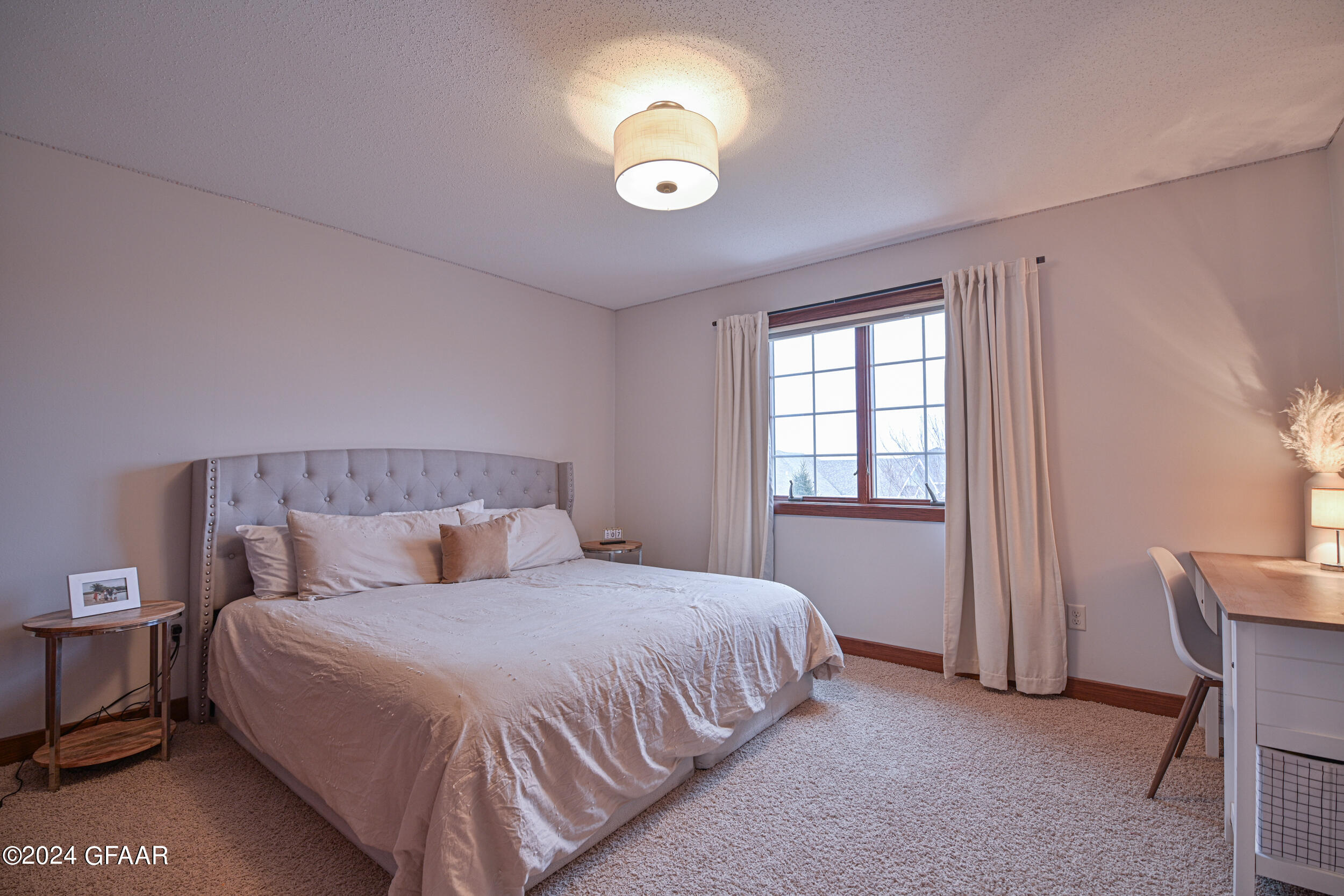 1490 ROBERT Circle