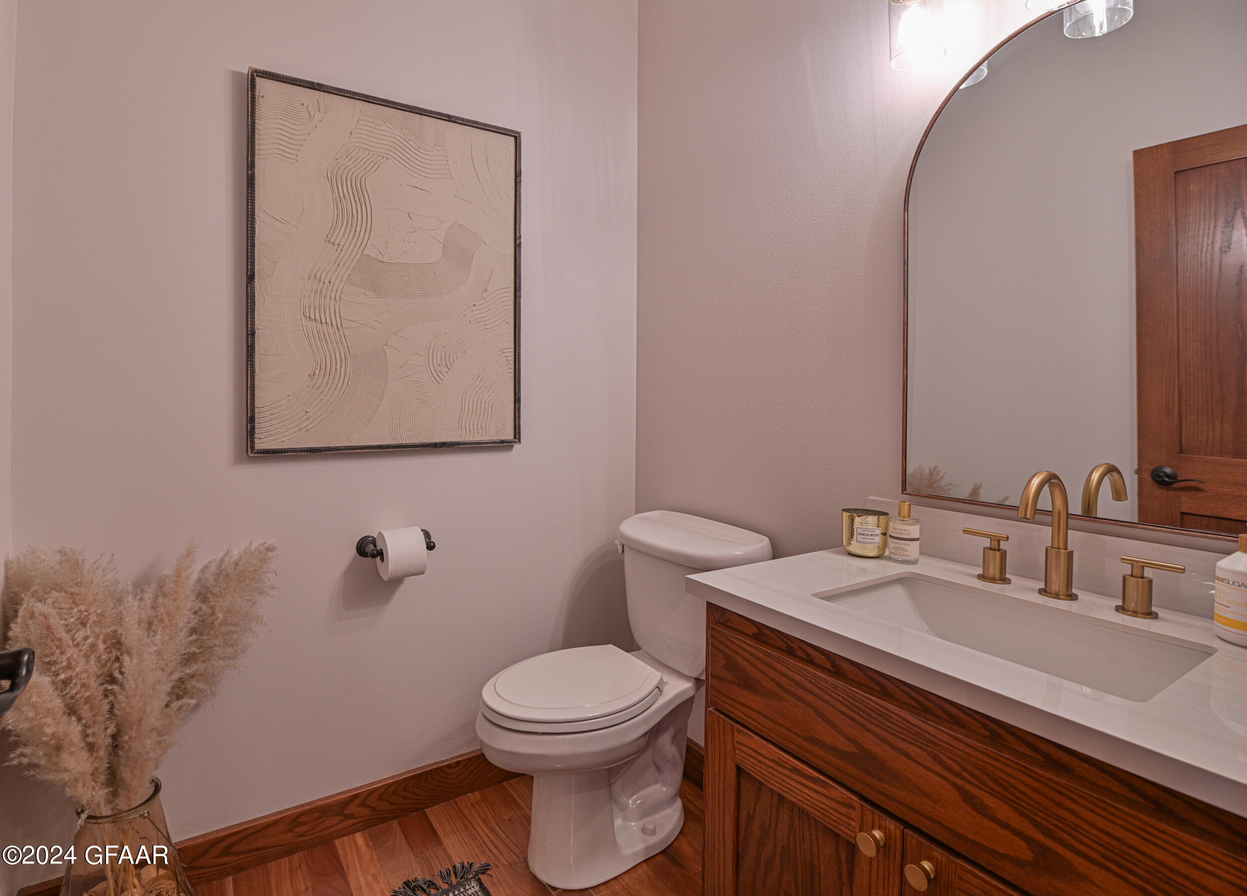 1490 ROBERT Circle