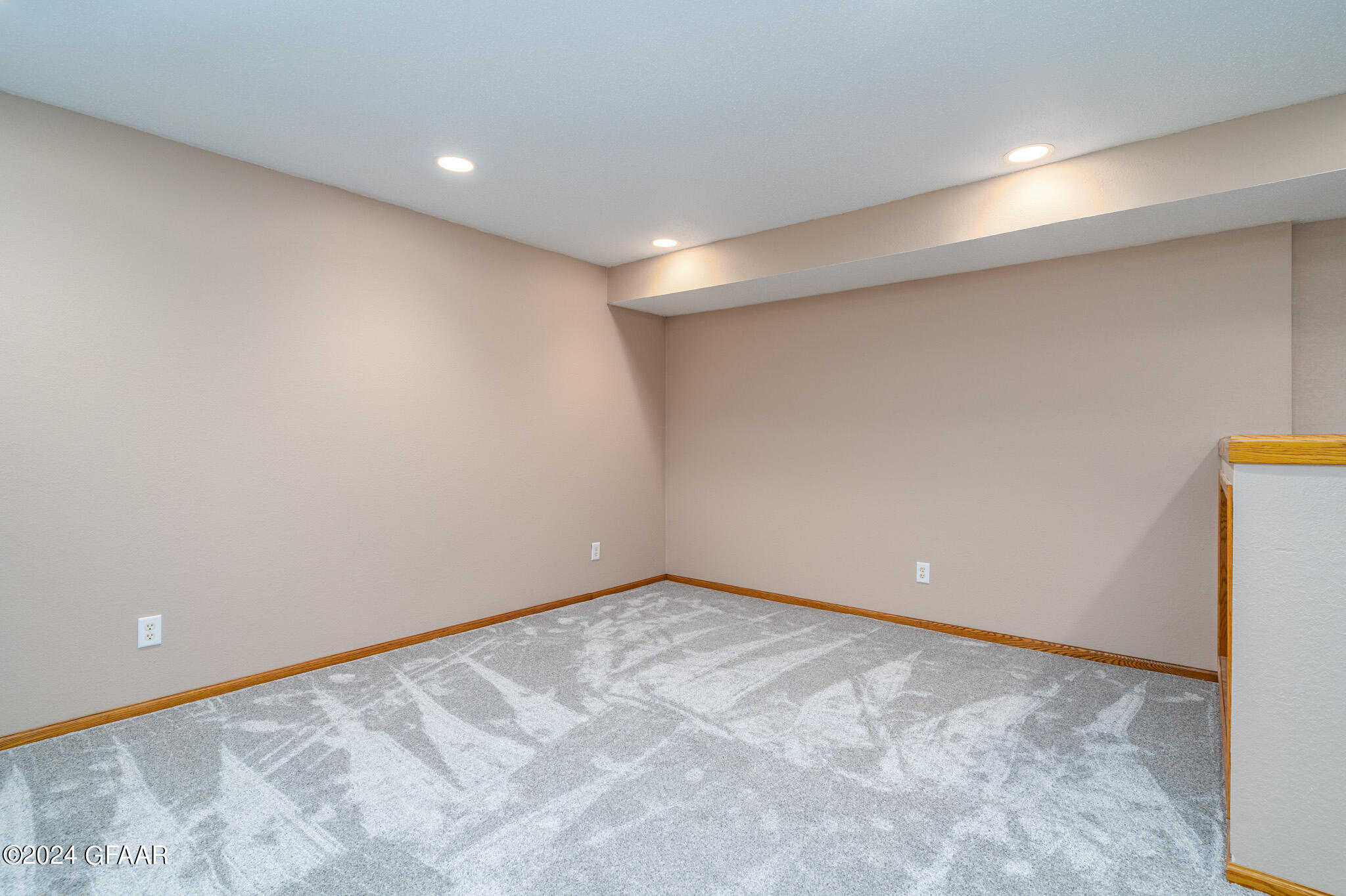 5077 WEST ELM Court