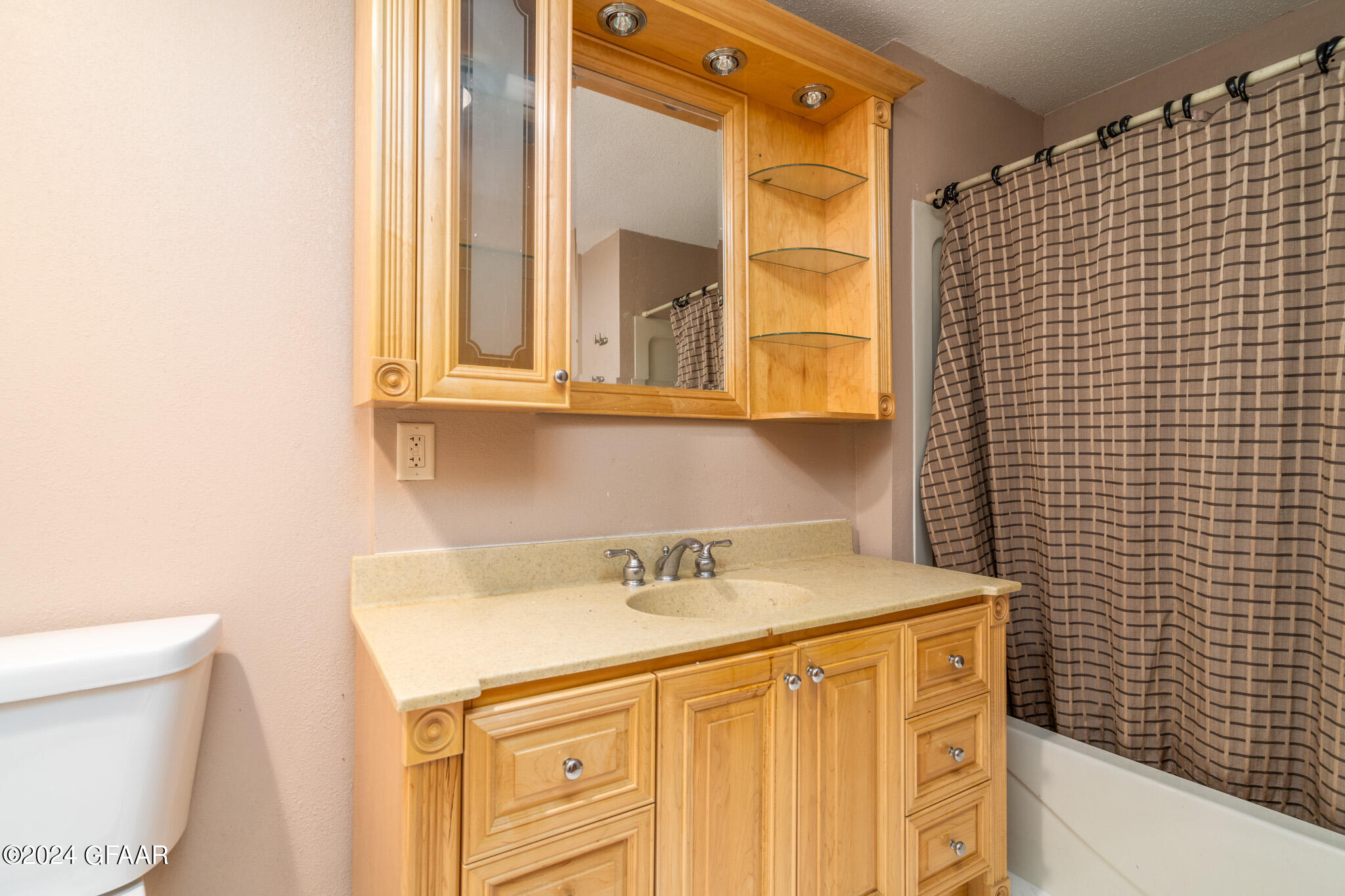 5077 WEST ELM Court