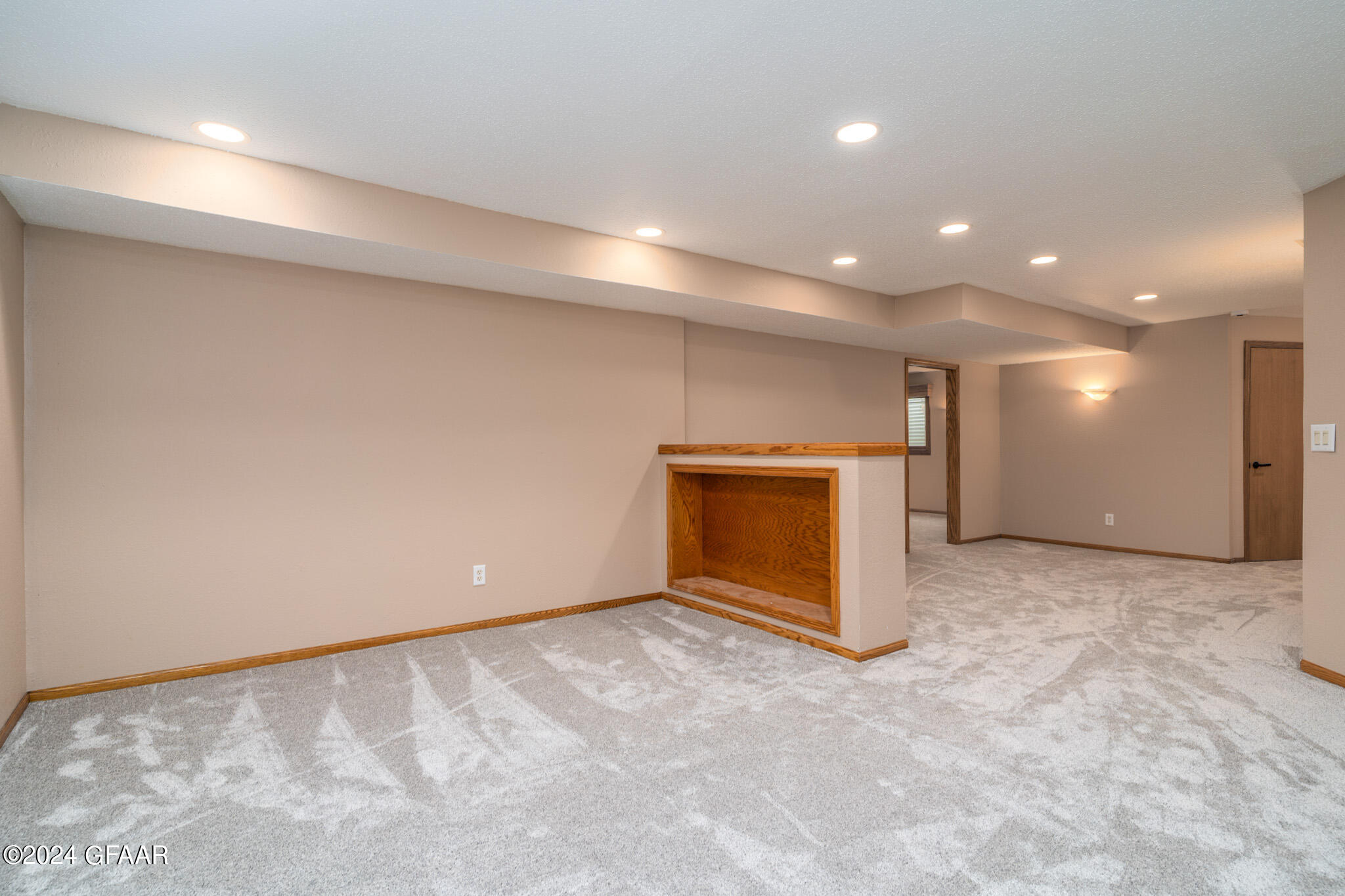 5077 WEST ELM Court