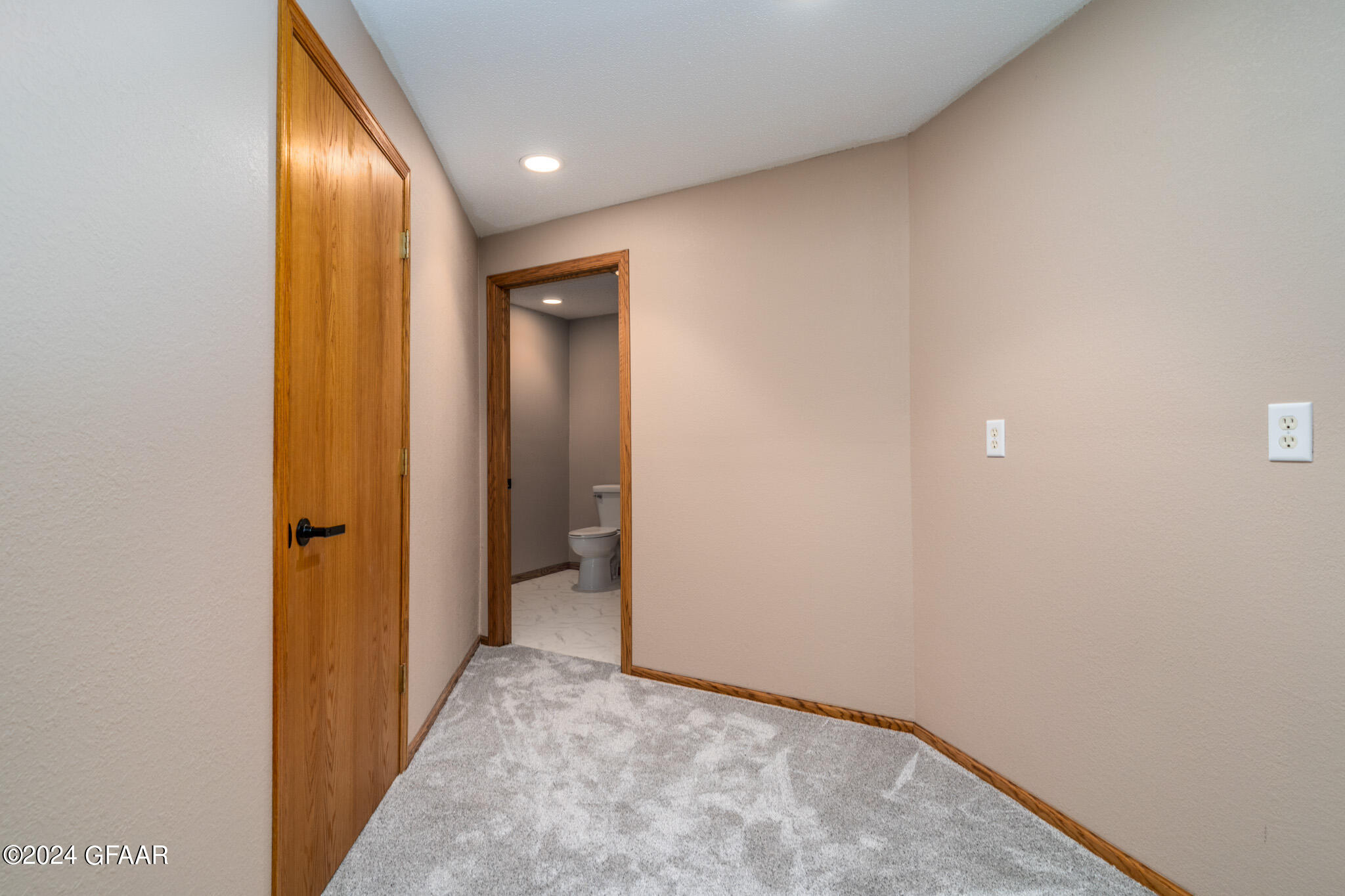 5077 WEST ELM Court