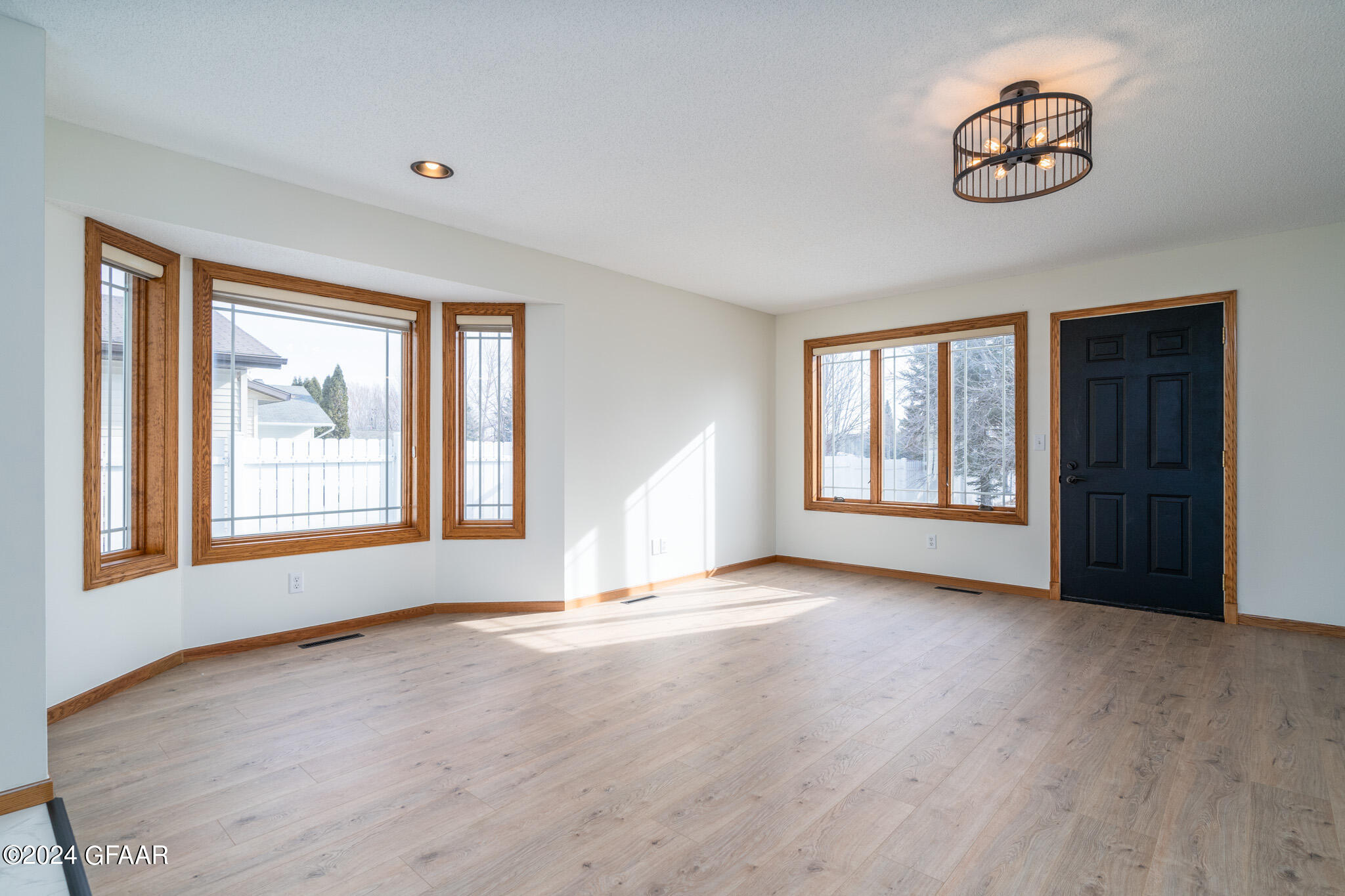 5077 WEST ELM Court