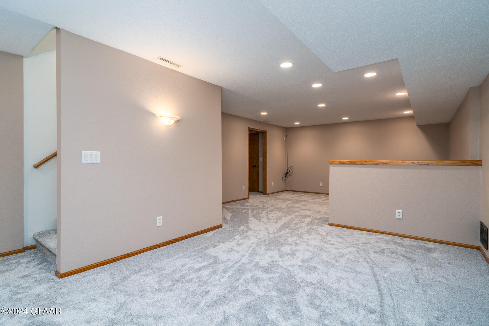5077 WEST ELM Court
