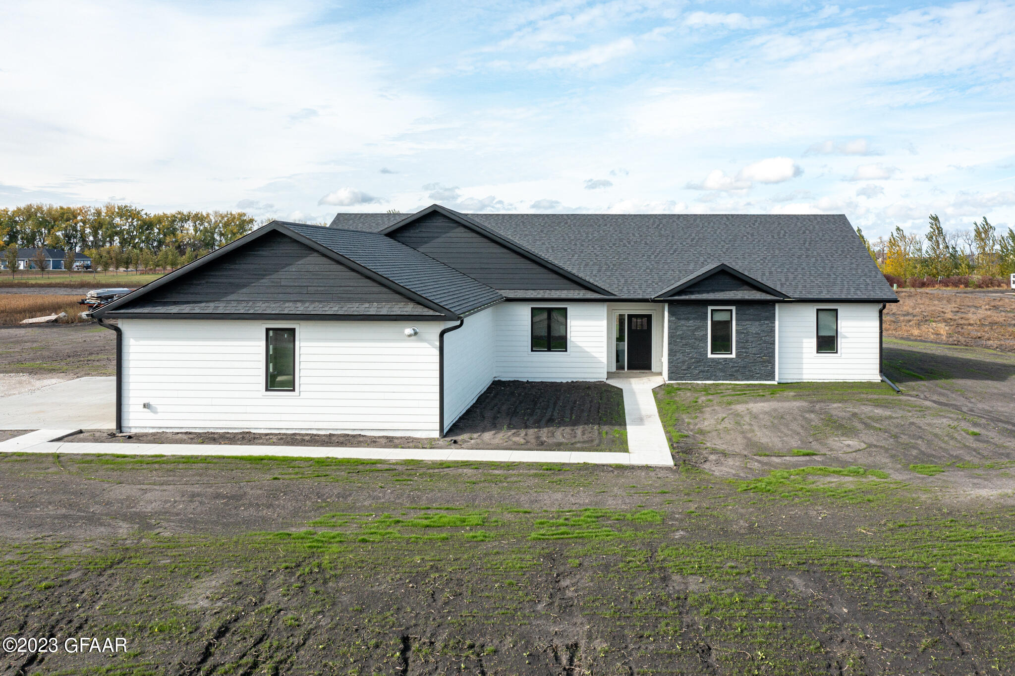 3676 DONNA Drive