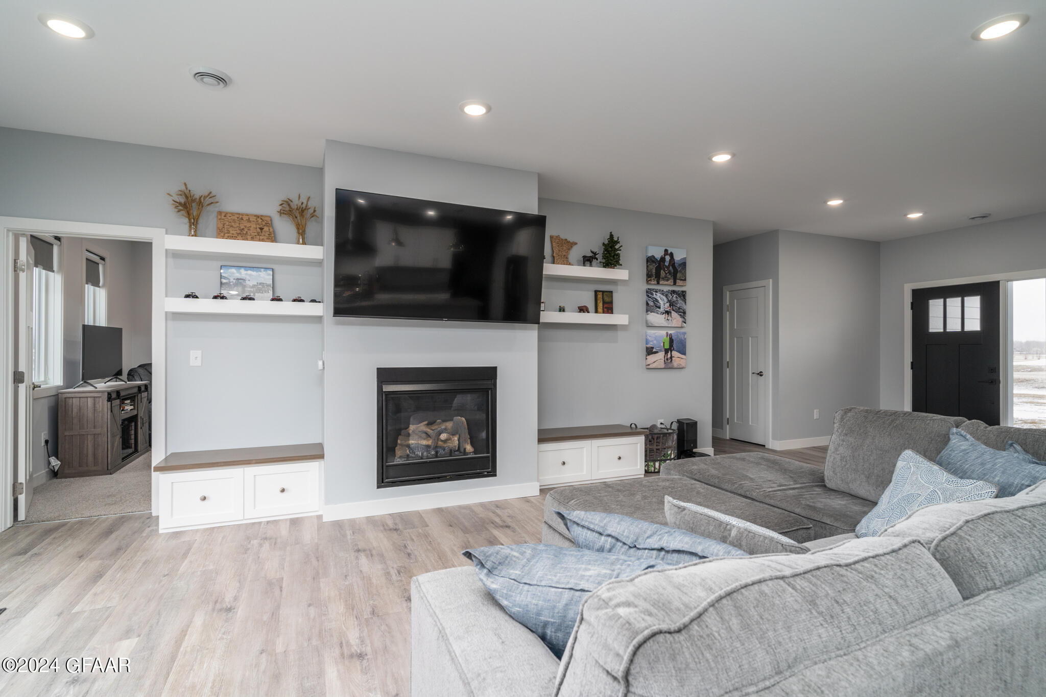 3676 DONNA Drive