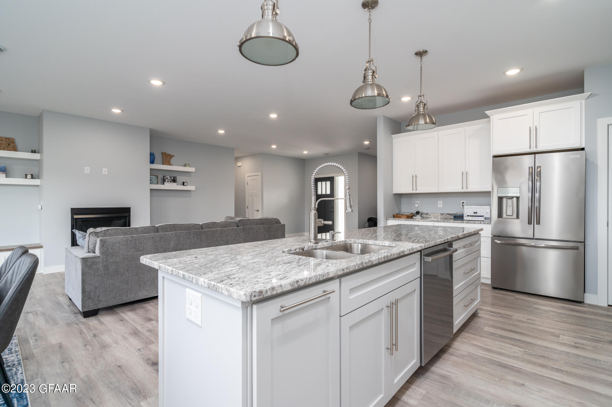 3676 DONNA Drive