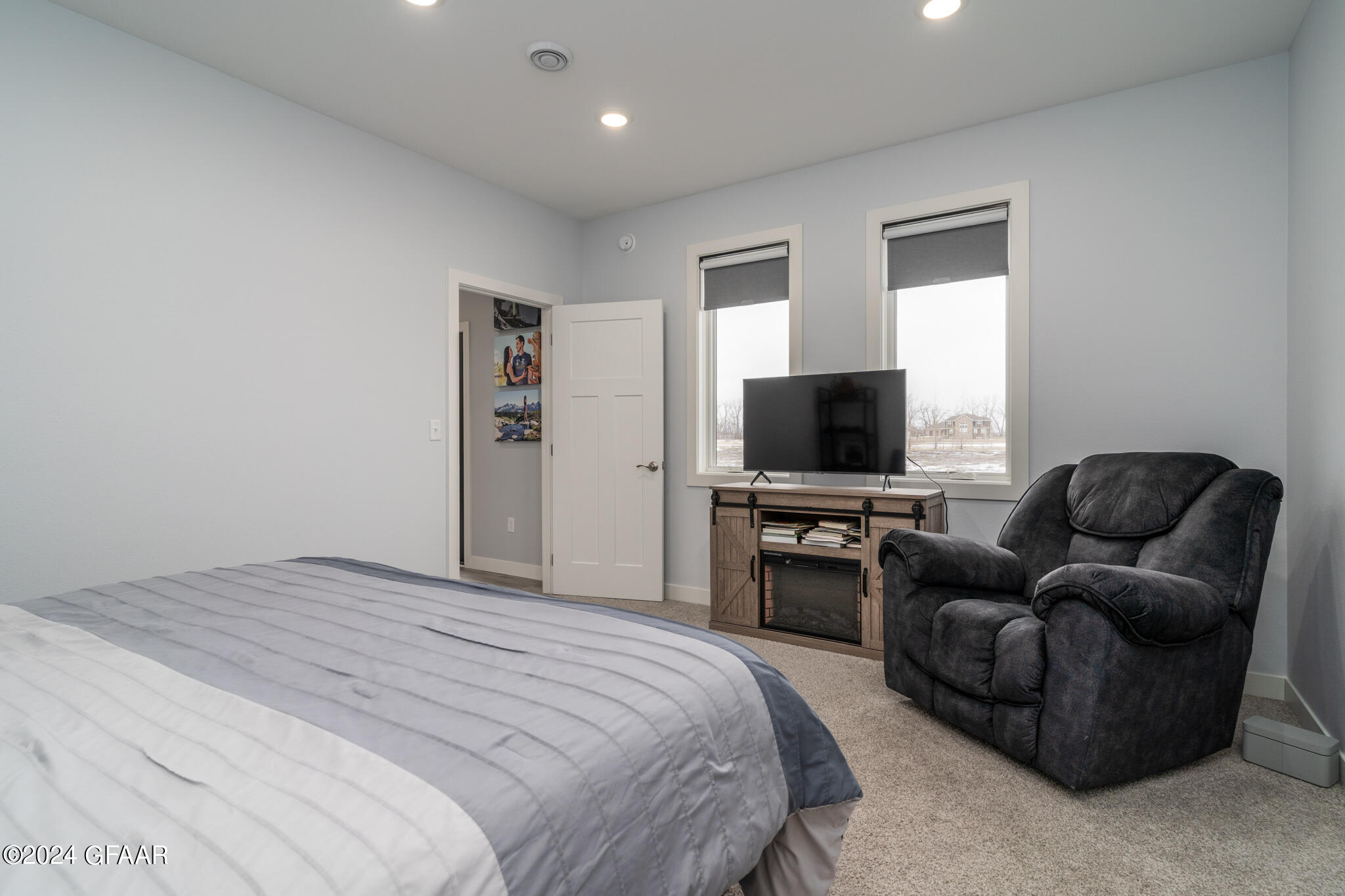 3676 DONNA Drive
