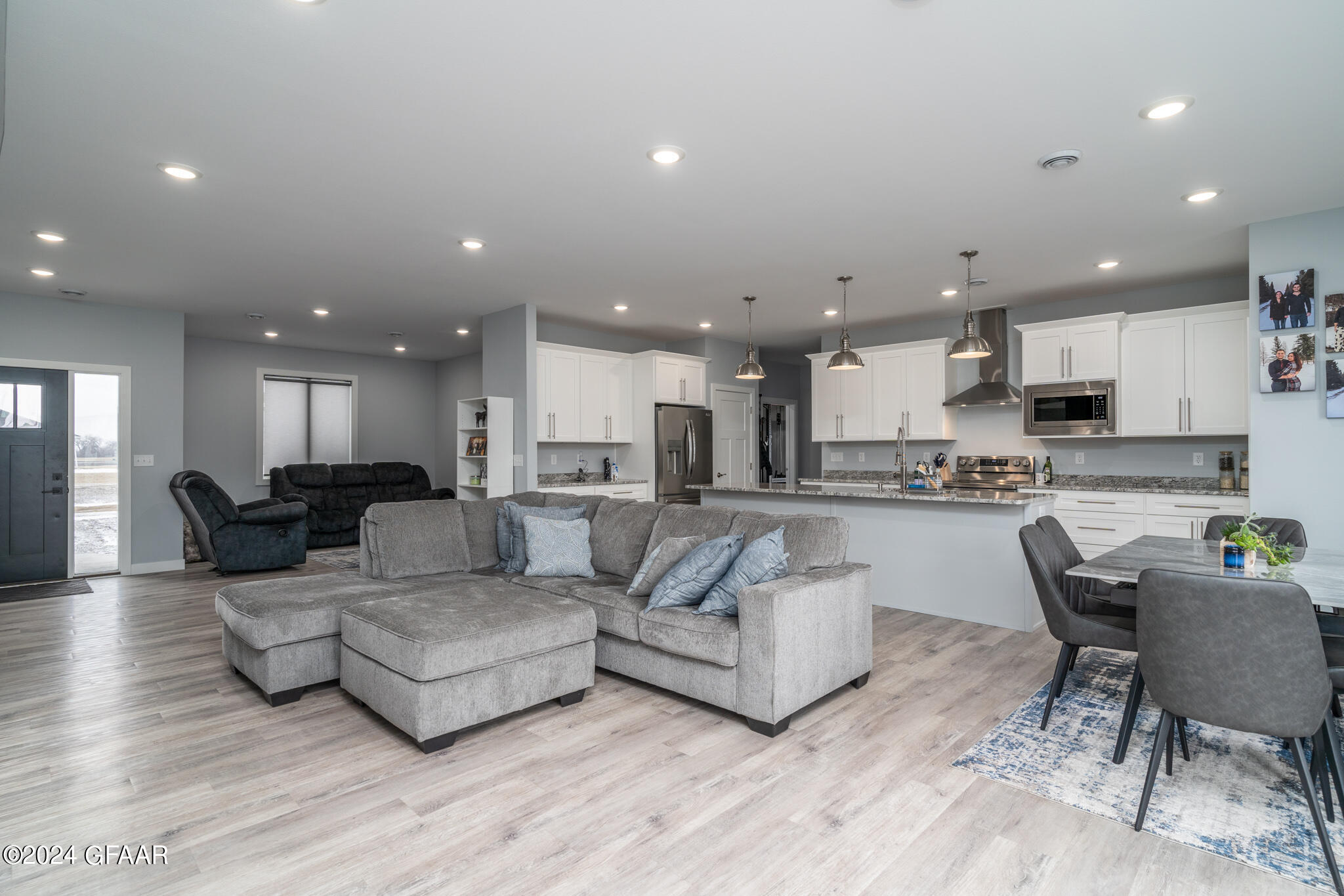 3676 DONNA Drive