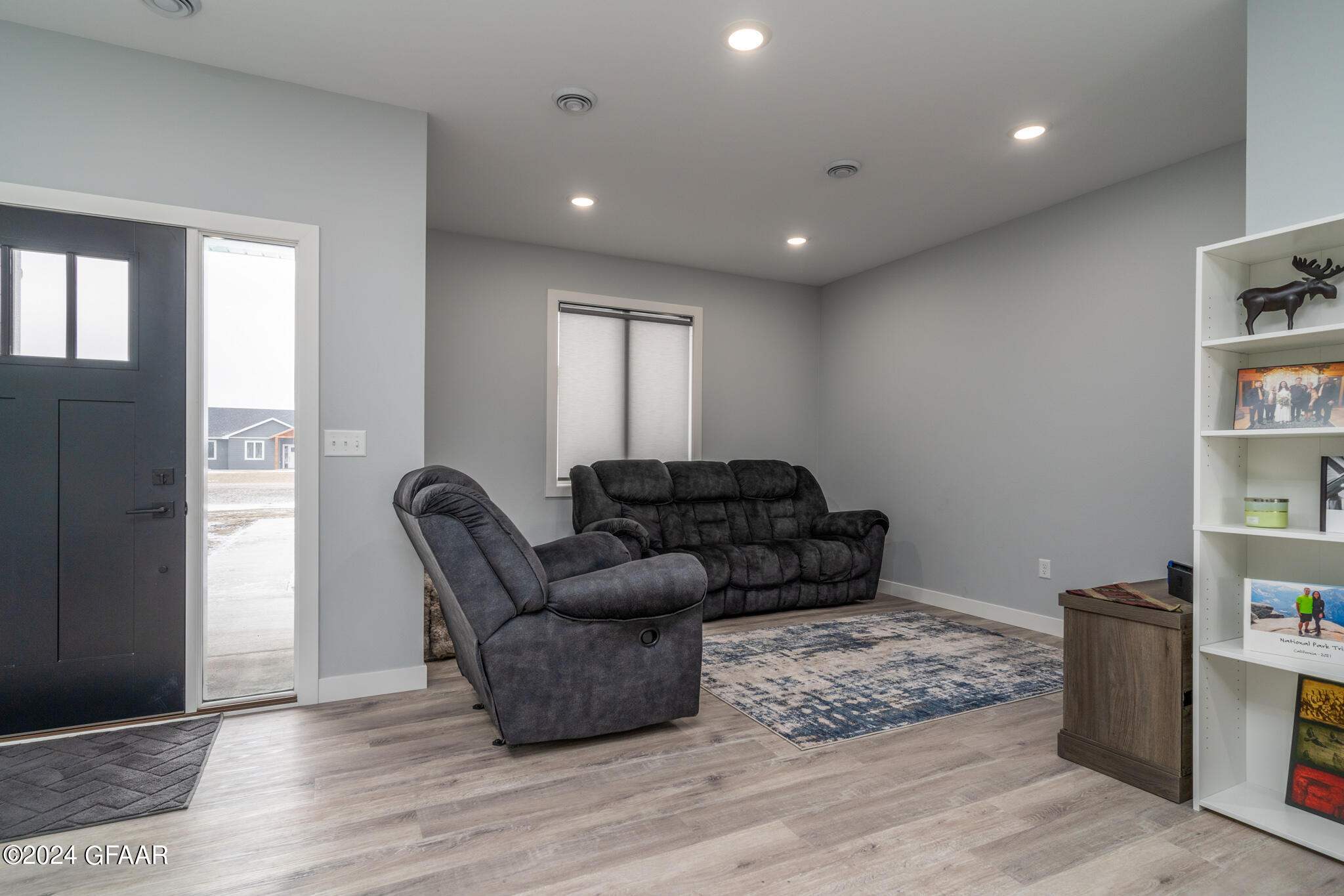 3676 DONNA Drive