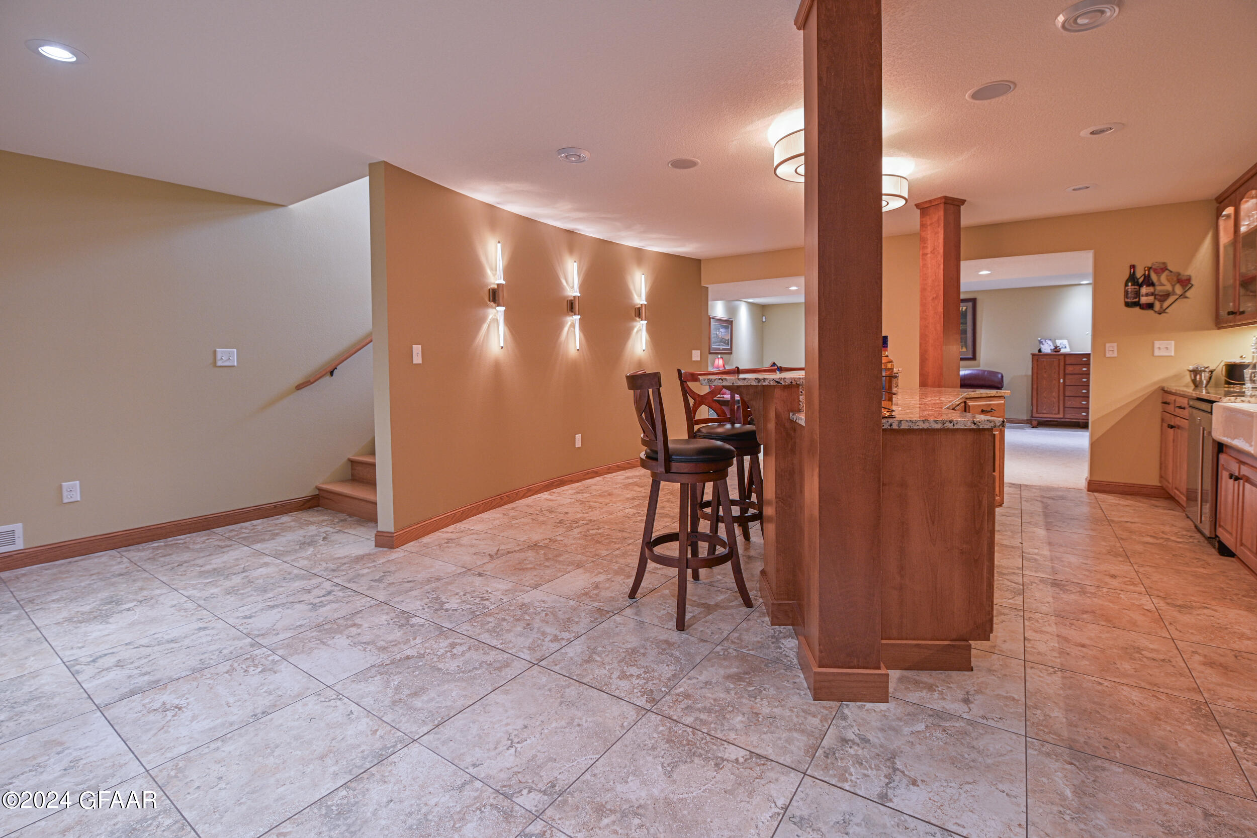 668 VINEYARD Drive
