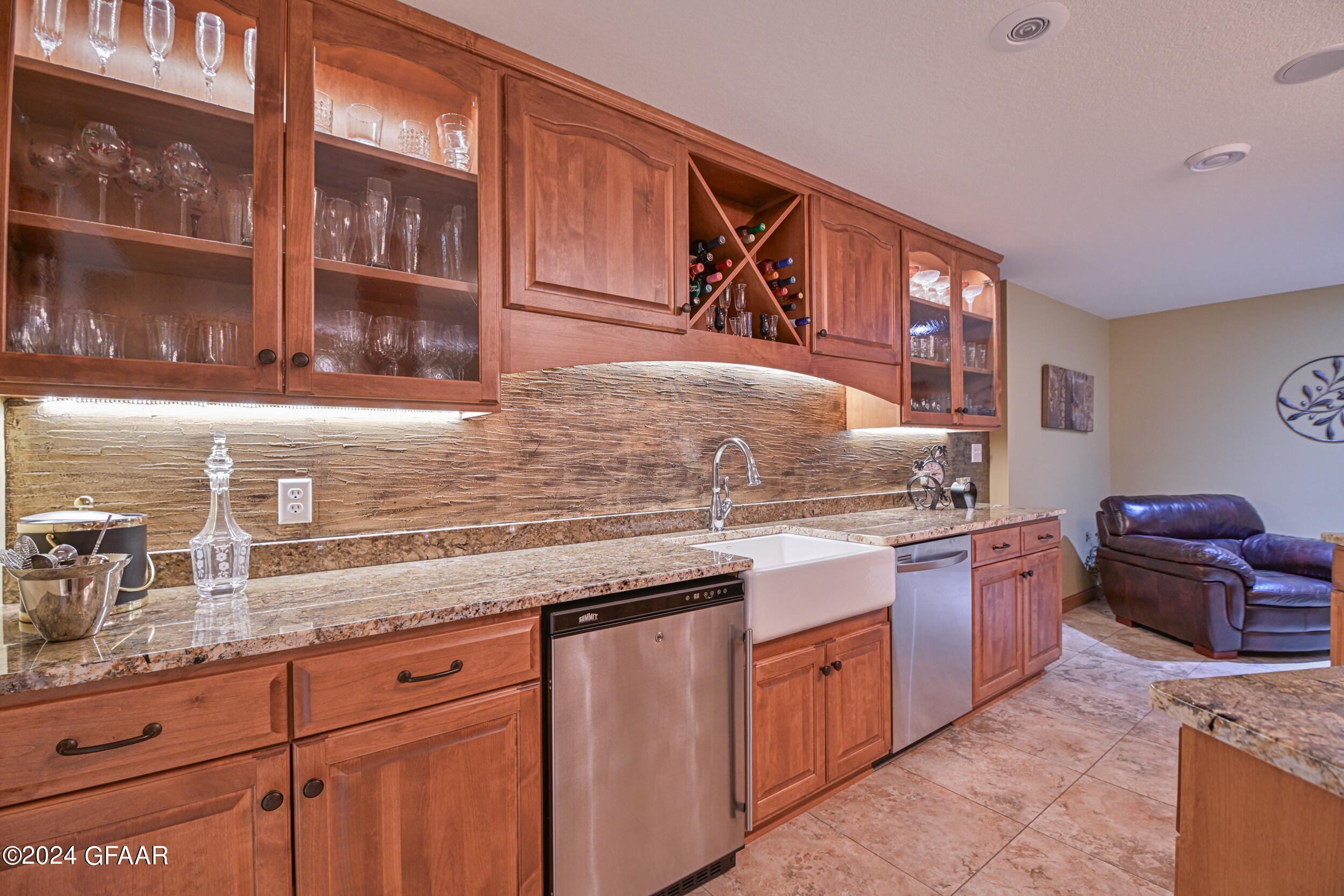 668 VINEYARD Drive