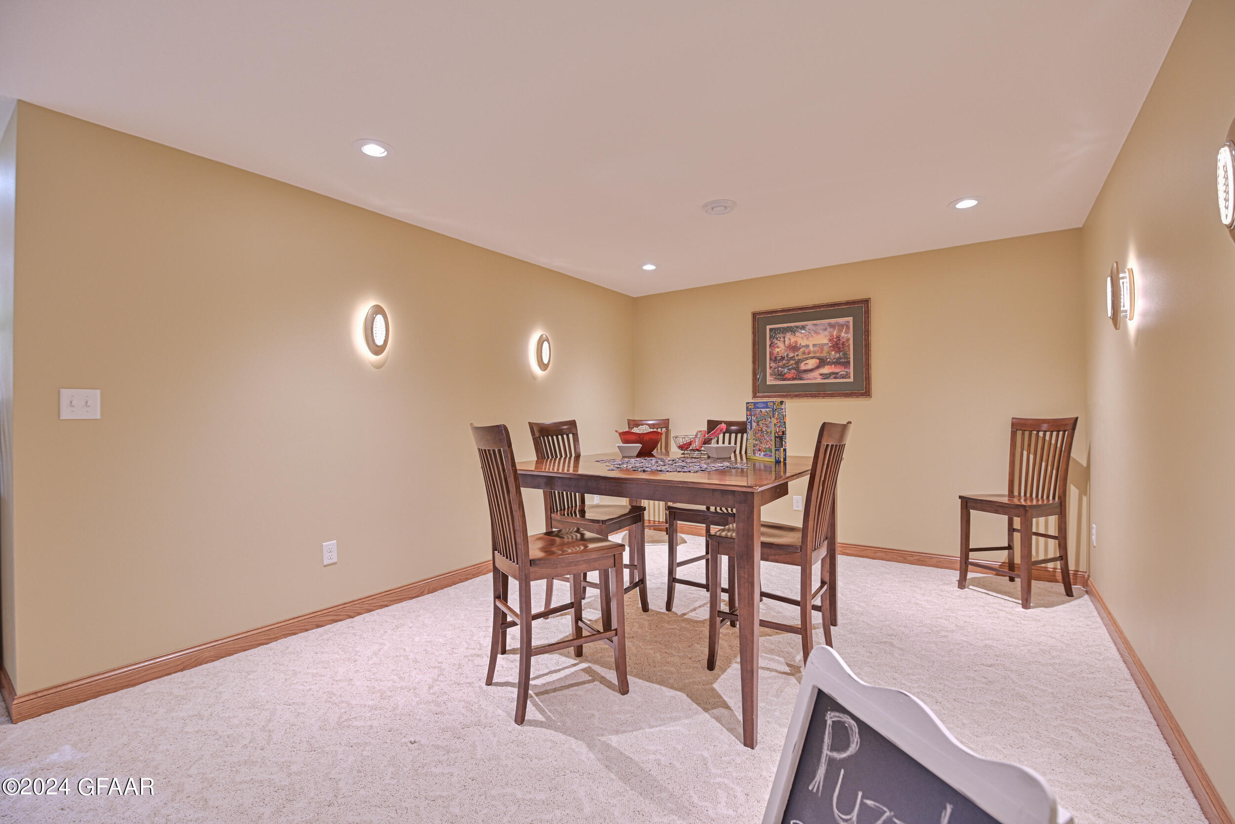 668 VINEYARD Drive