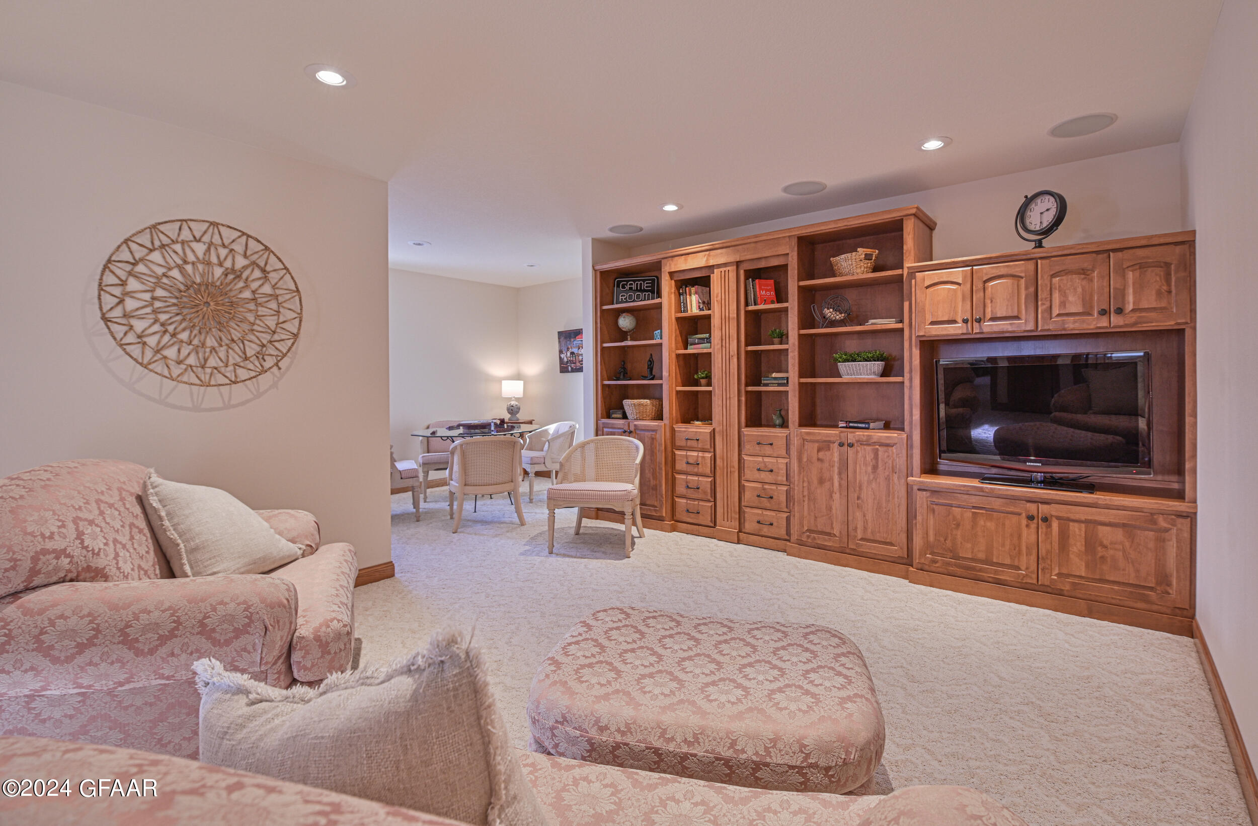 668 VINEYARD Drive