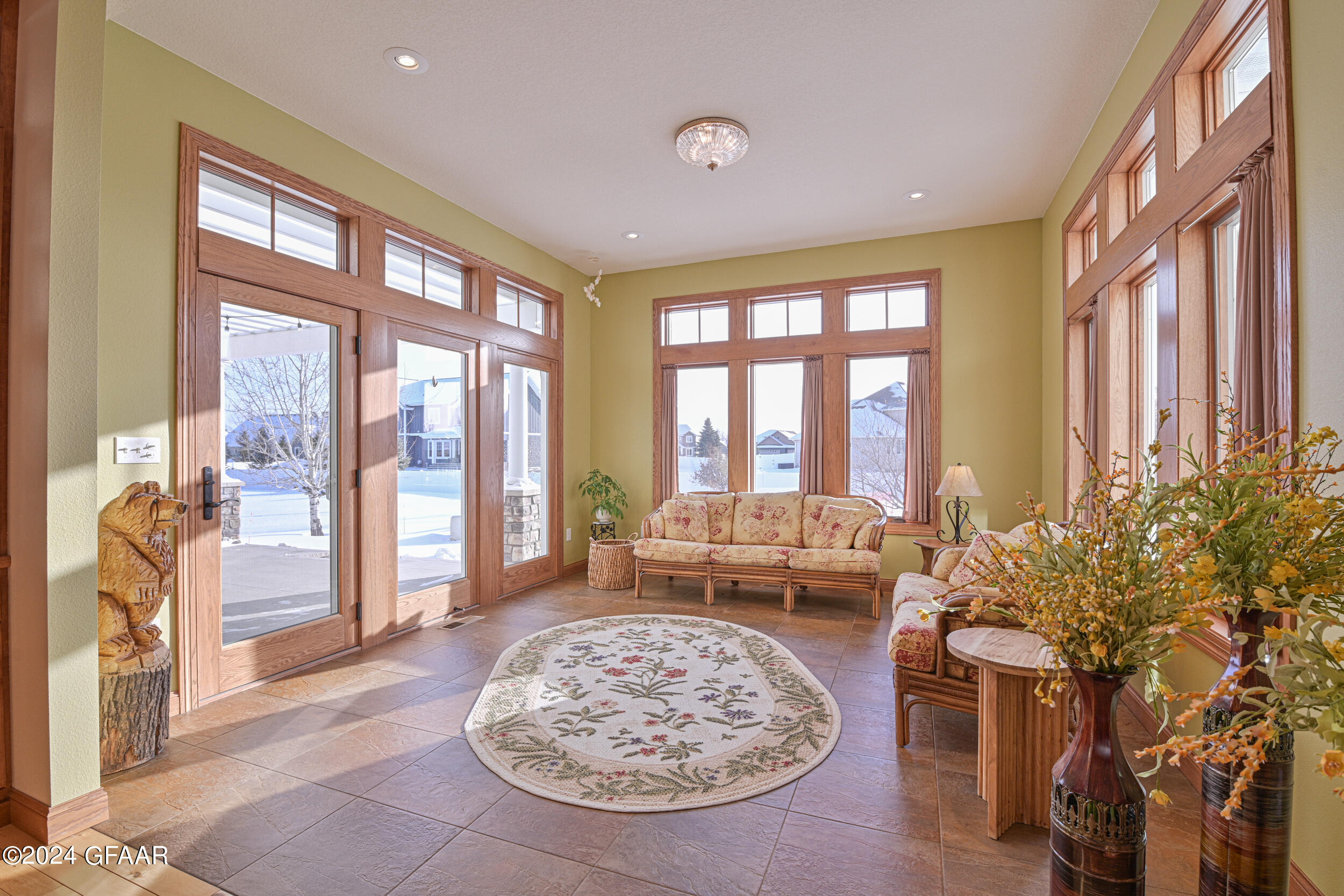 668 VINEYARD Drive