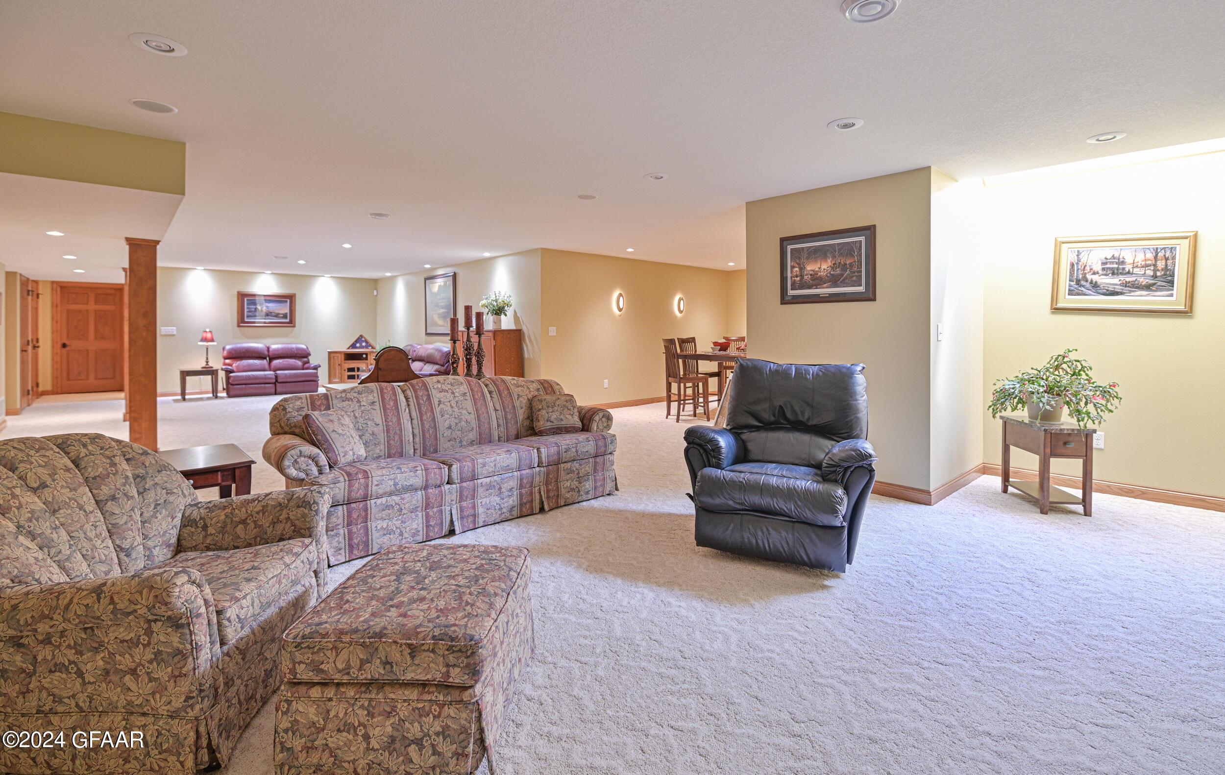 668 VINEYARD Drive