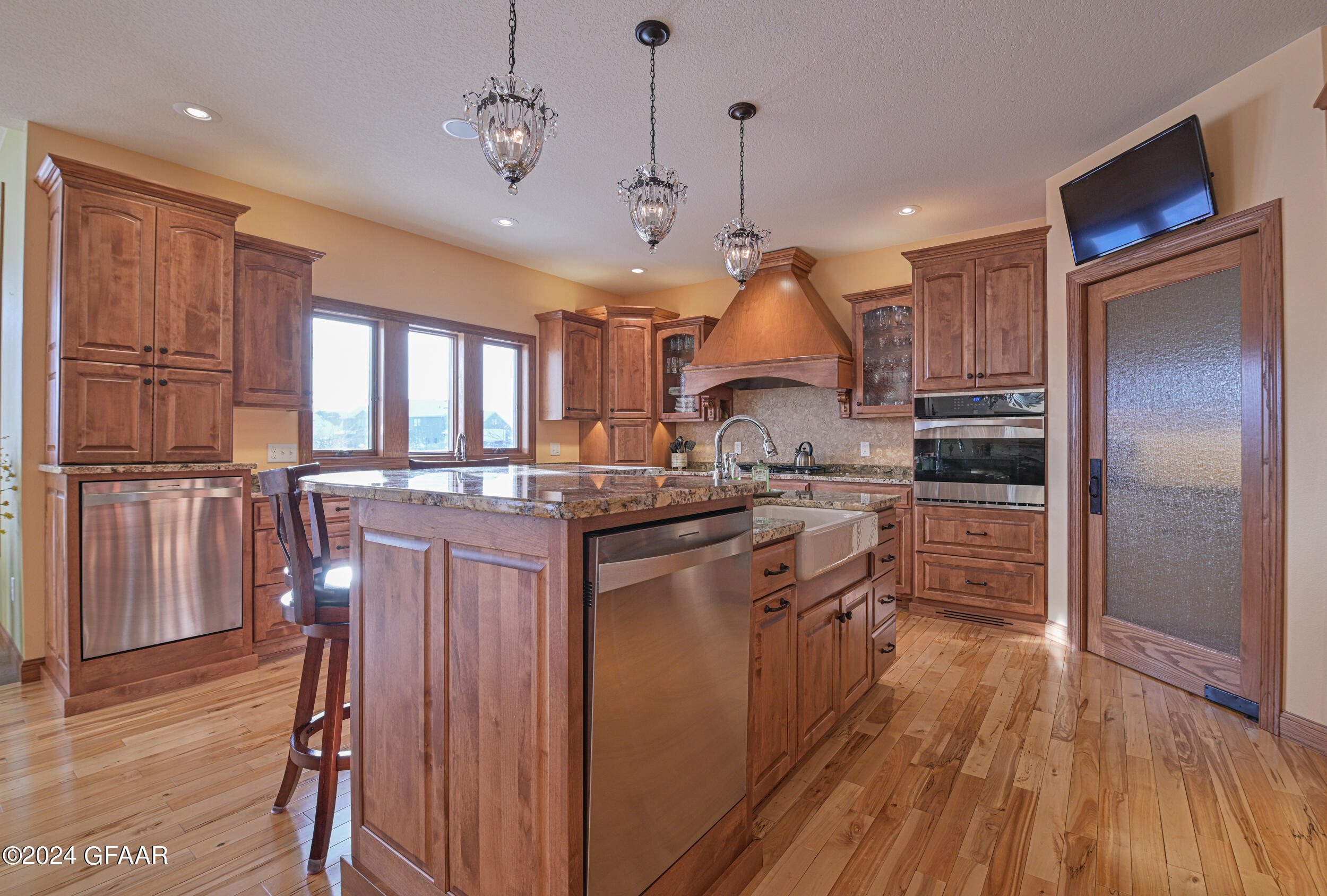 668 VINEYARD Drive