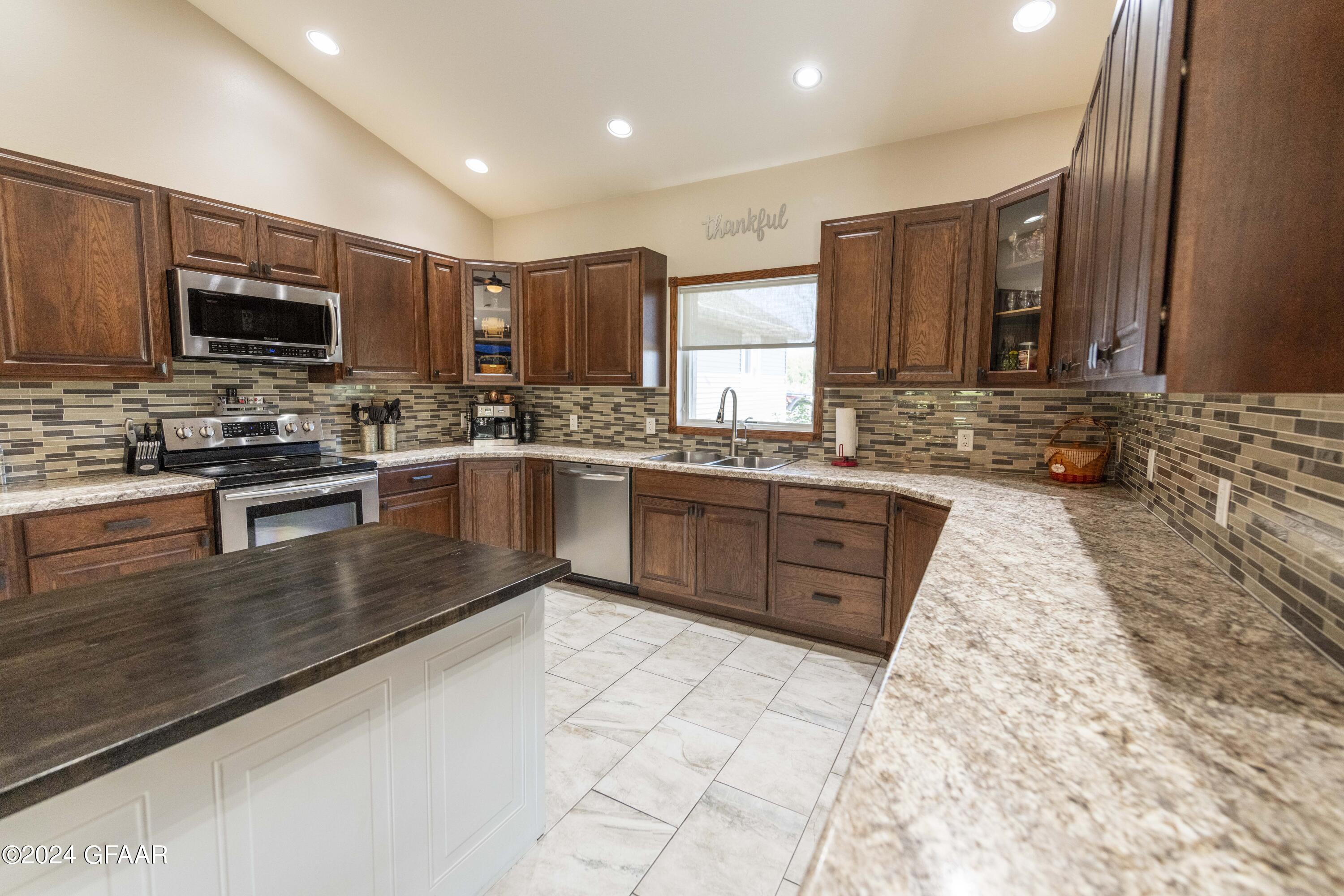 1091 MORNING DOVE Drive NE
