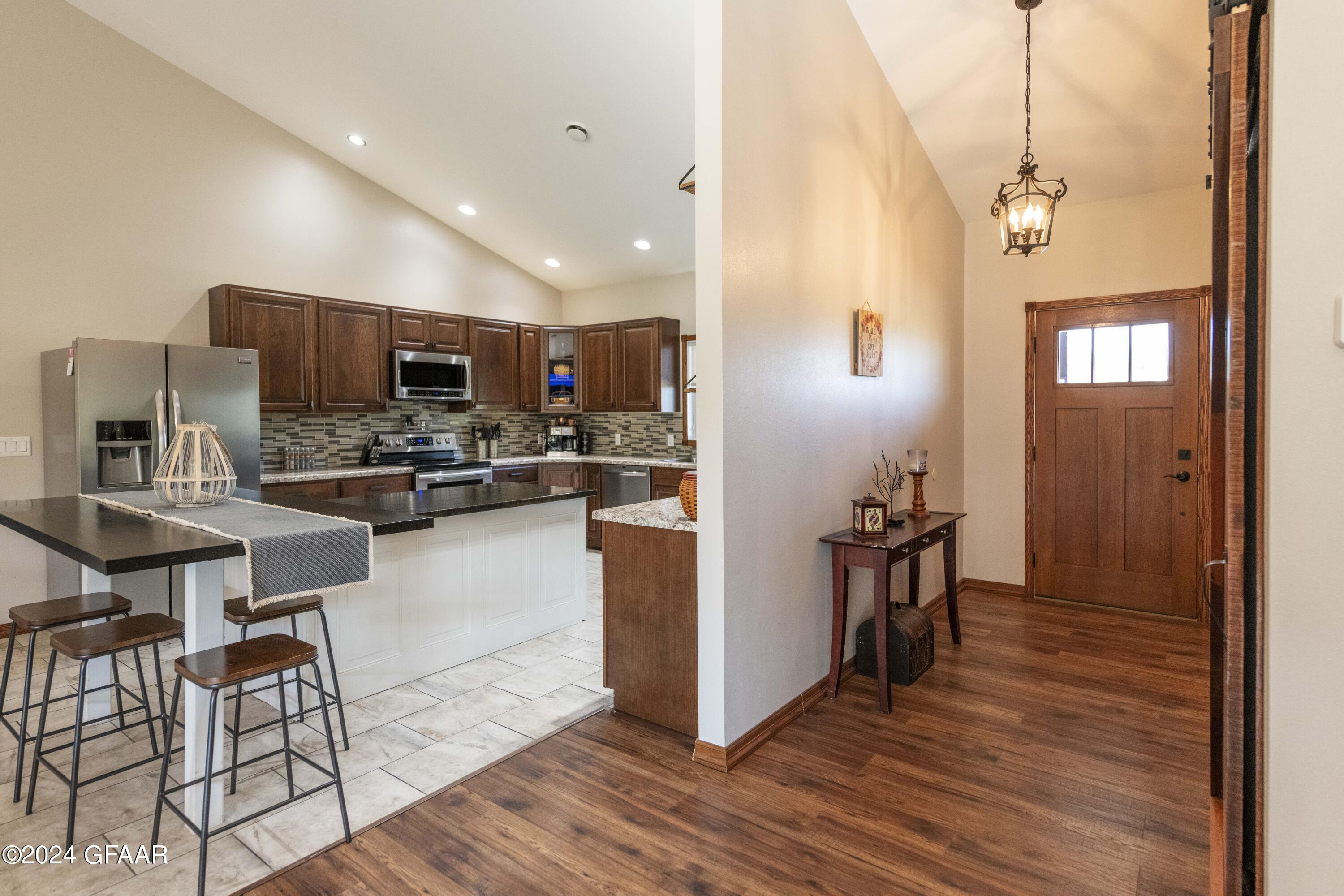 1091 MORNING DOVE Drive NE