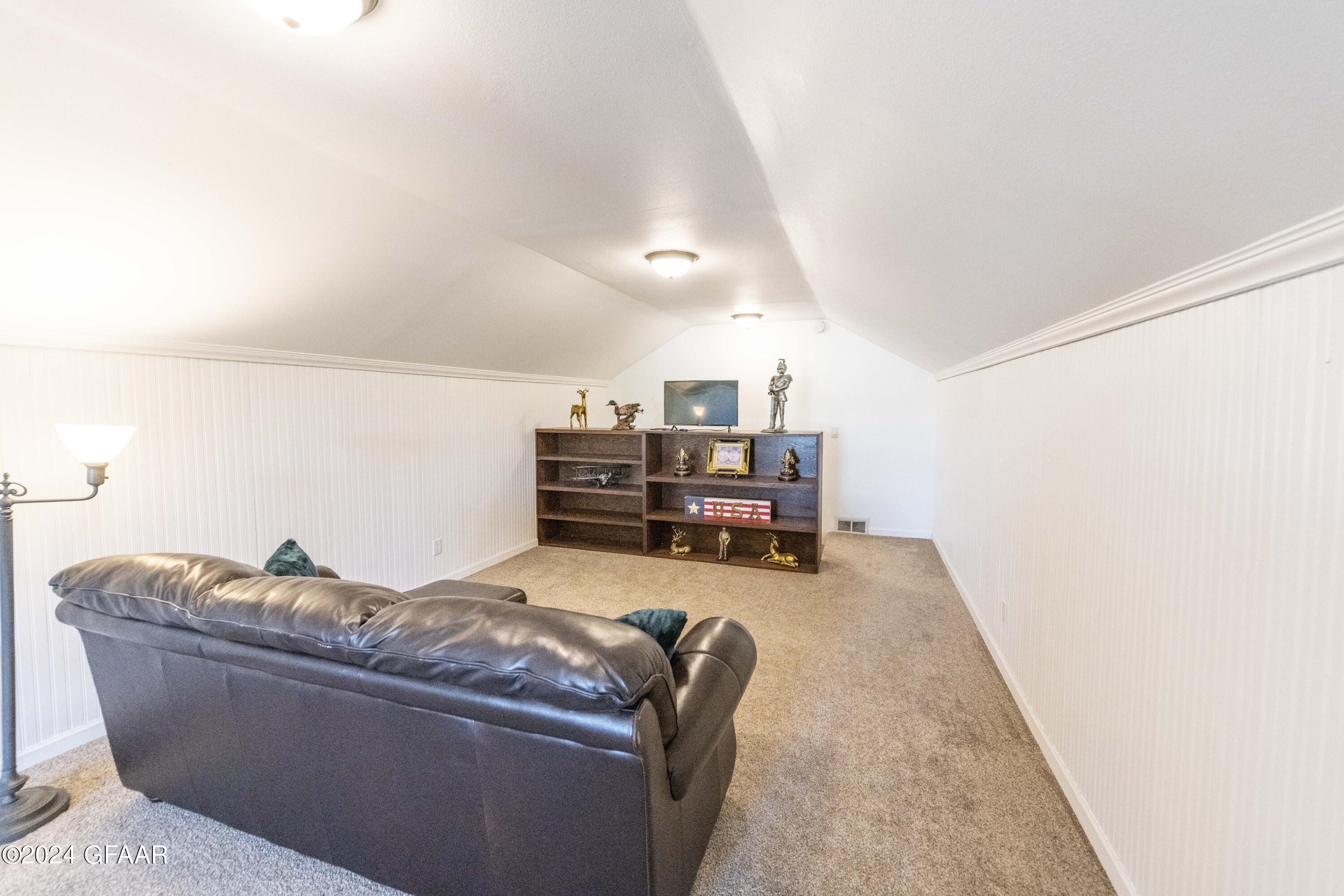 1091 MORNING DOVE Drive NE