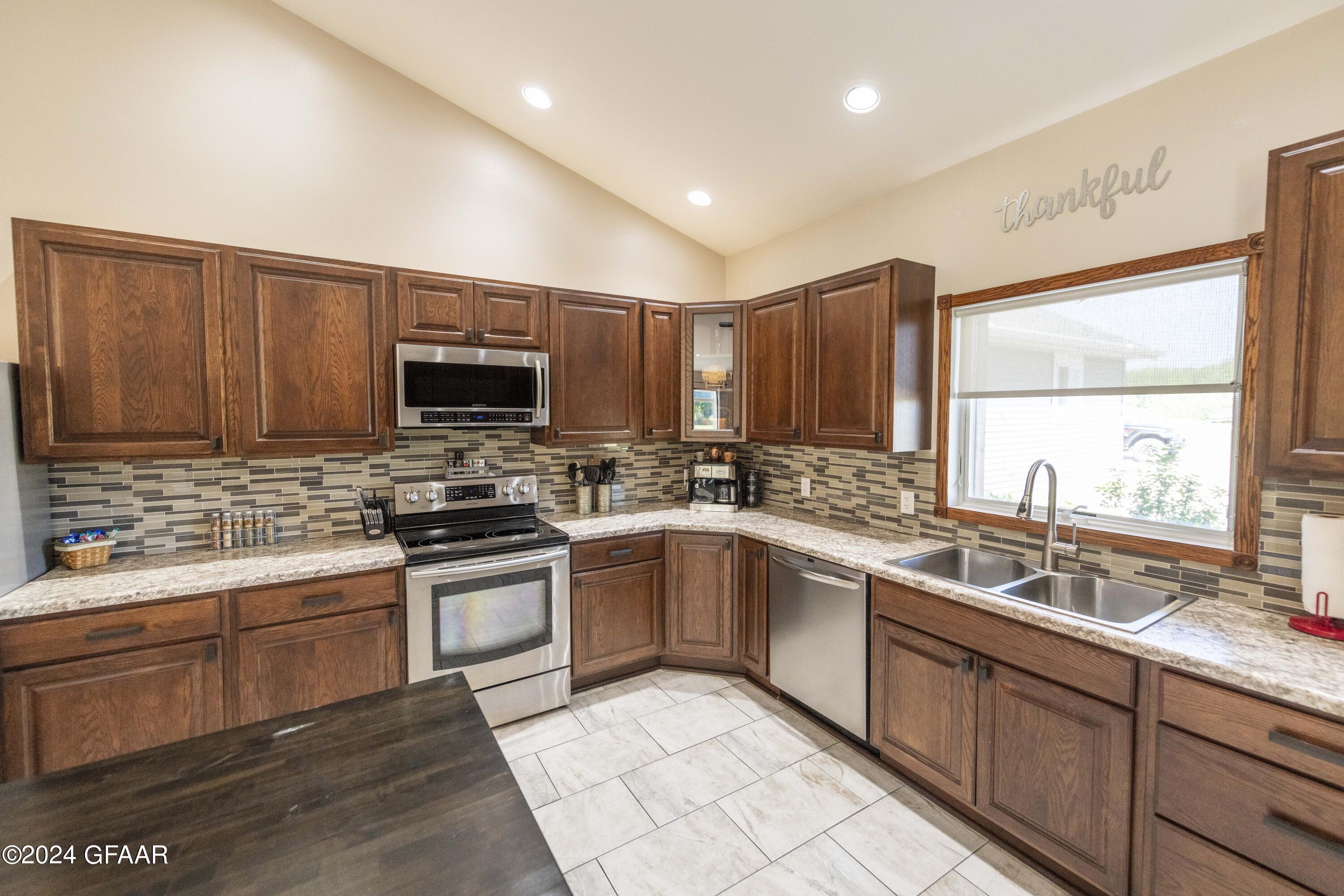 1091 MORNING DOVE Drive NE