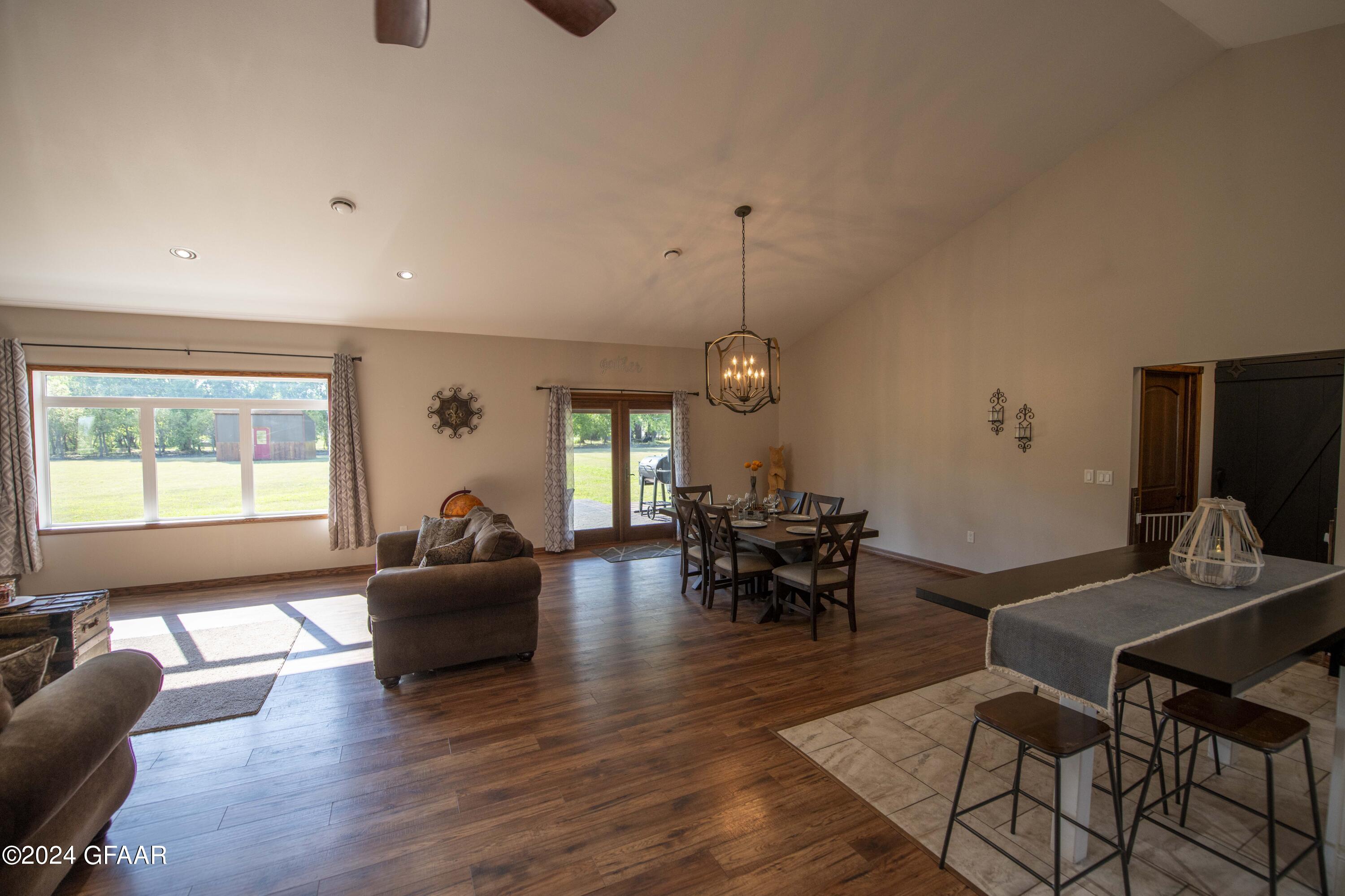 1091 MORNING DOVE Drive NE