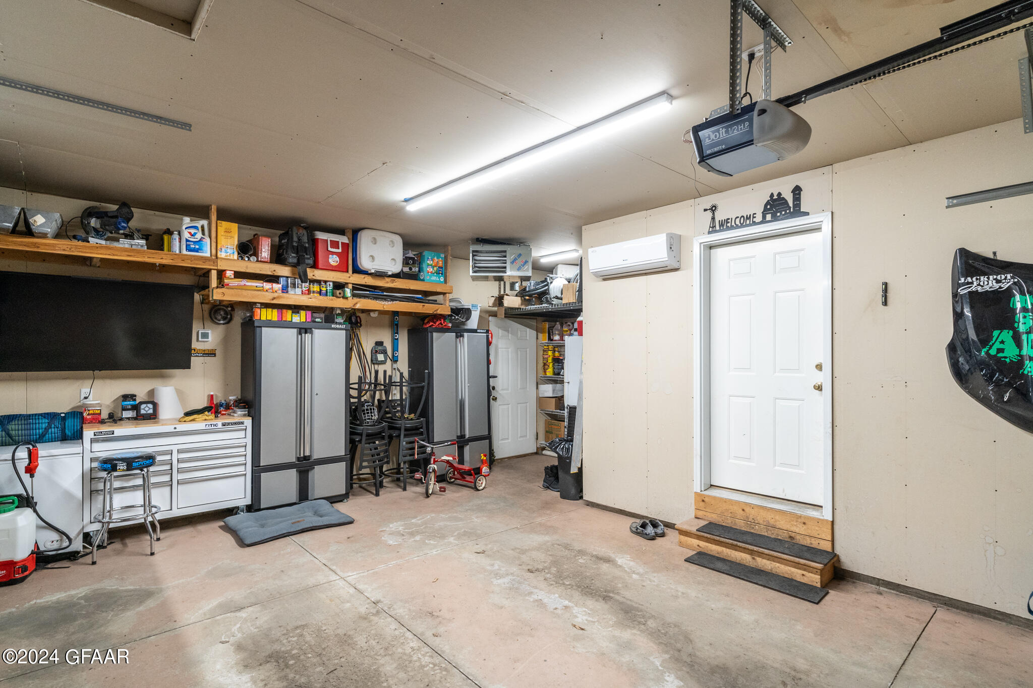 686 MIGHTY ACRES Drive