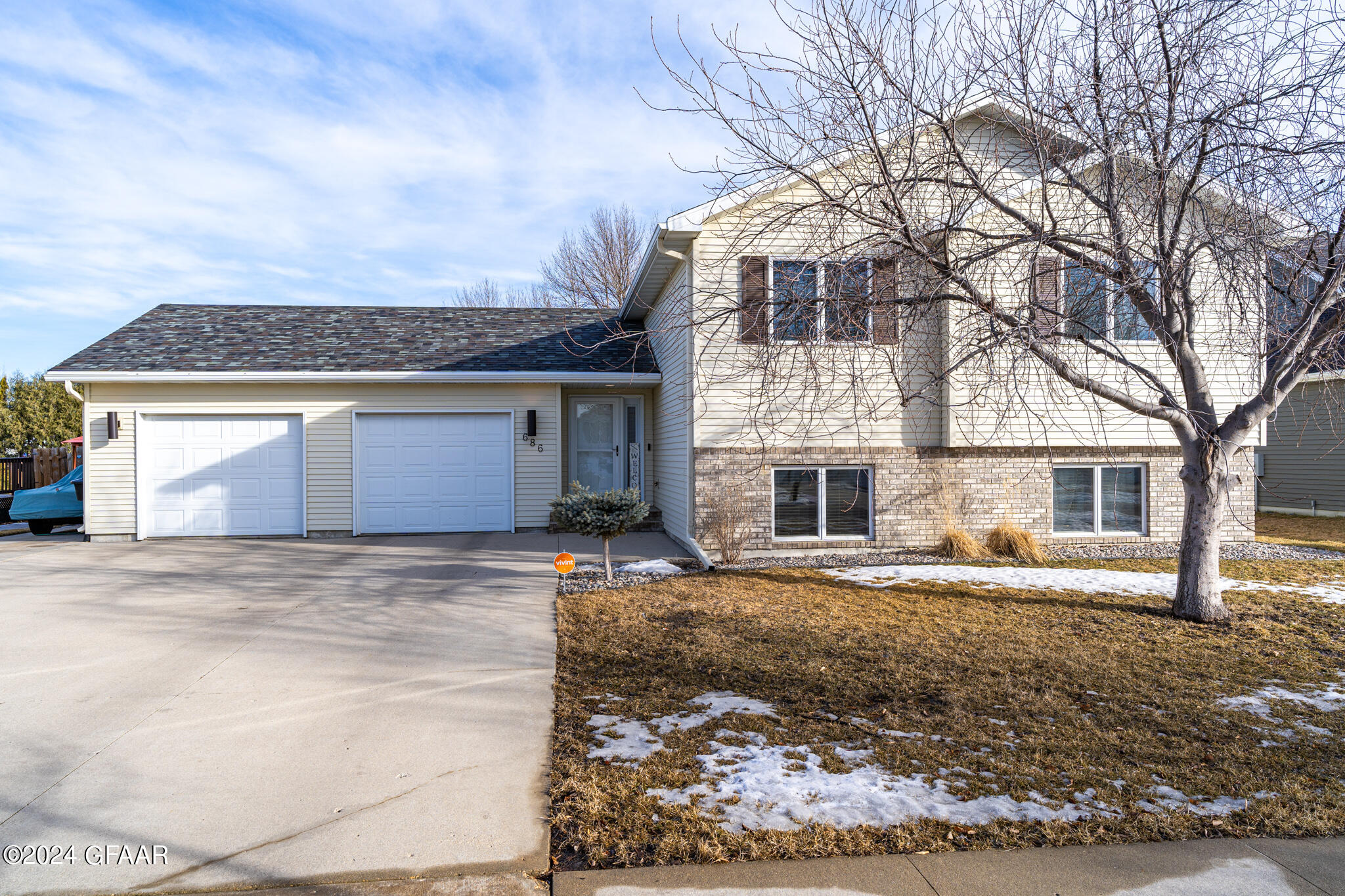 686 MIGHTY ACRES Drive
