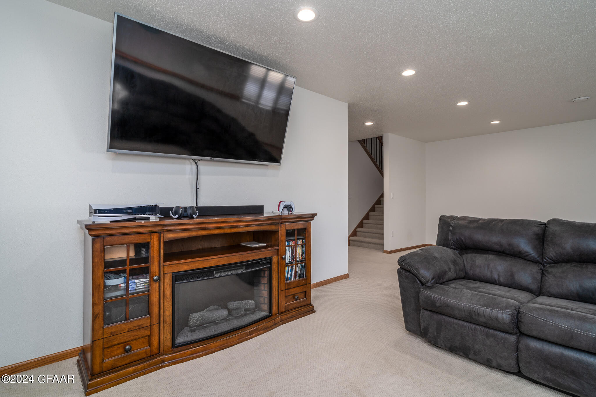 686 MIGHTY ACRES Drive