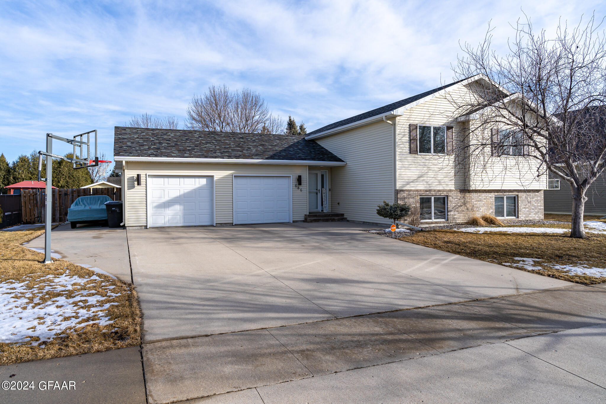 686 MIGHTY ACRES Drive