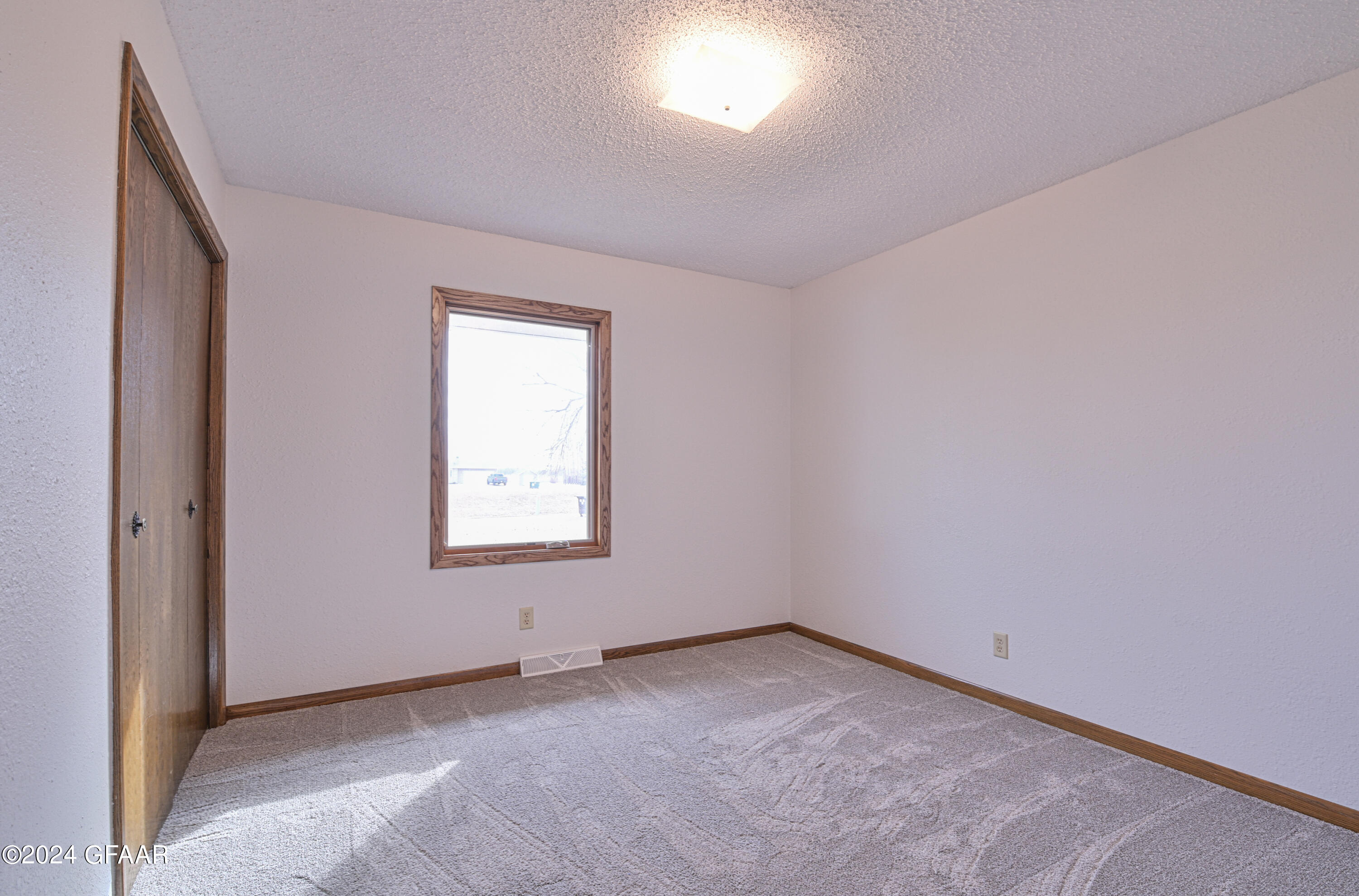 10211 452ND Avenue NW