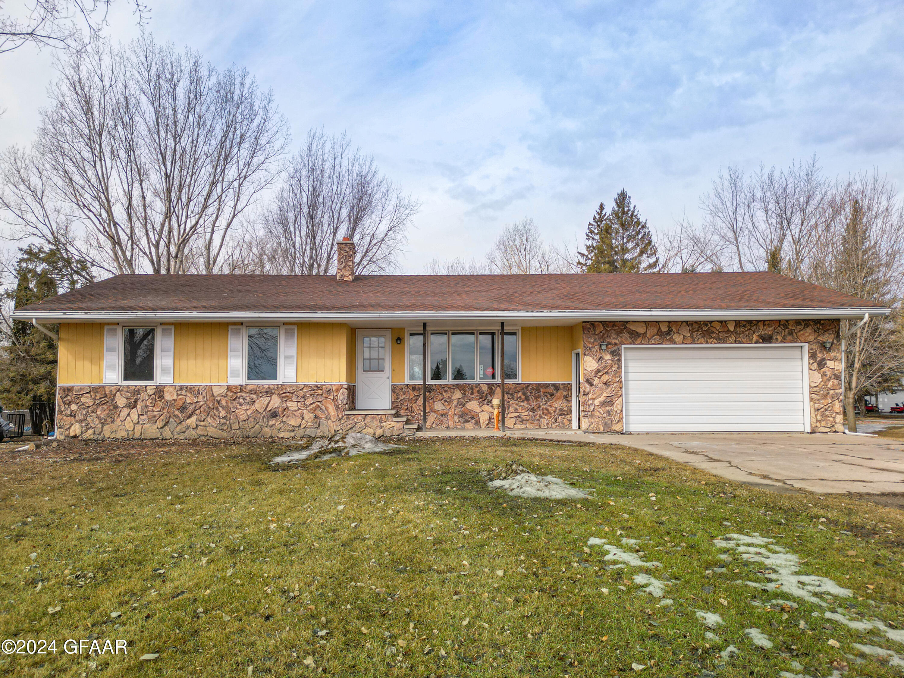 10211 452ND Avenue NW