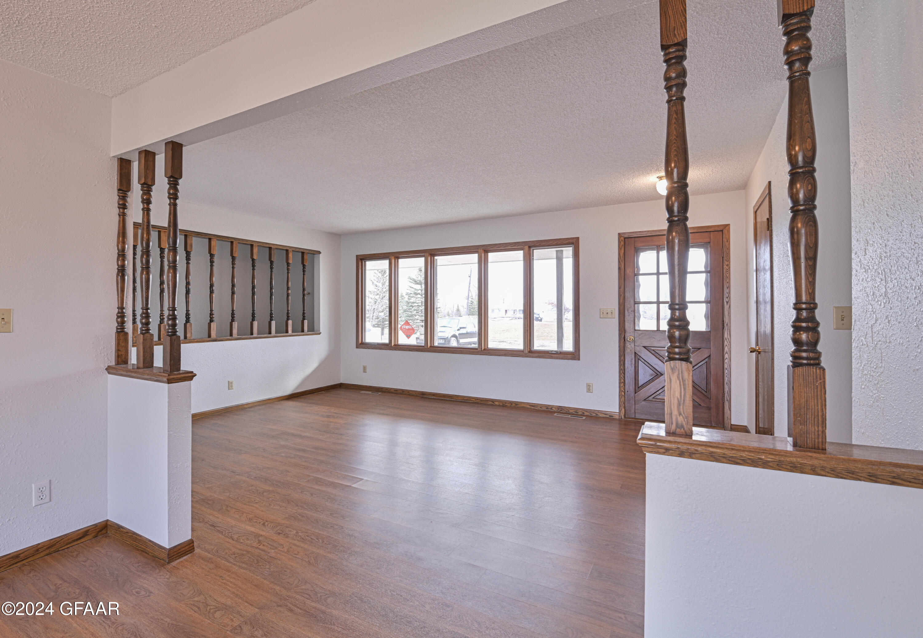 10211 452ND Avenue NW