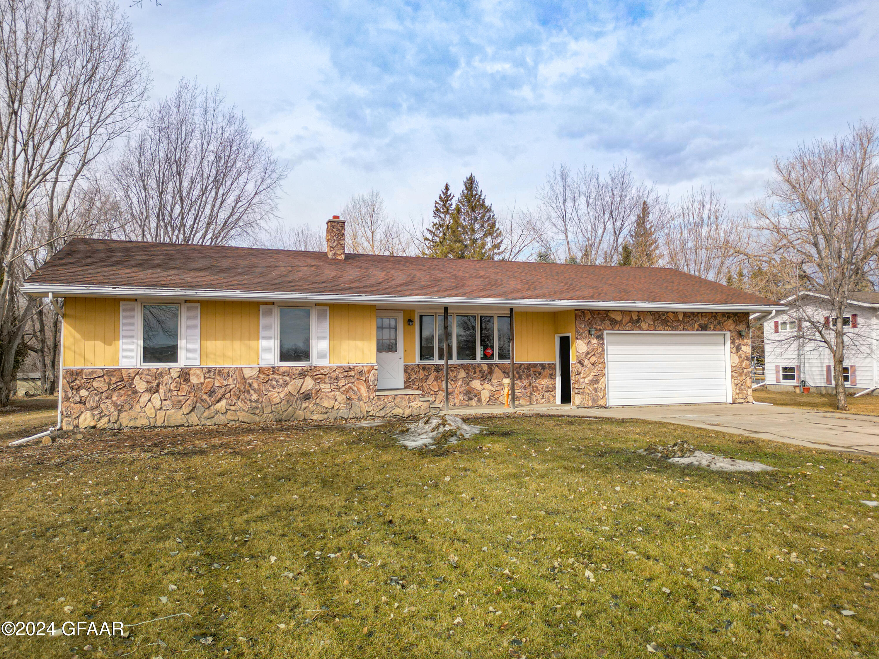 10211 452ND Avenue NW