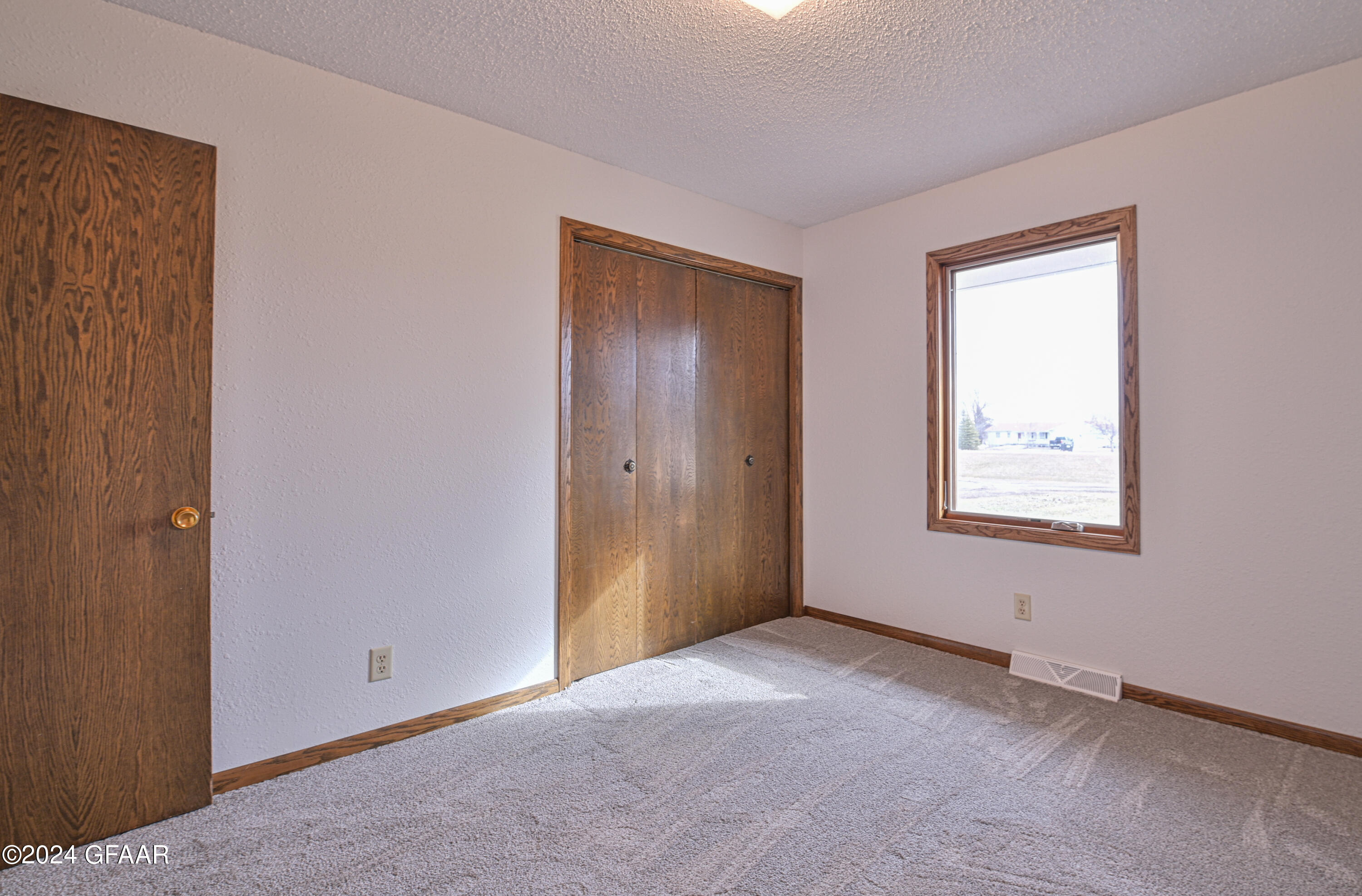 10211 452ND Avenue NW