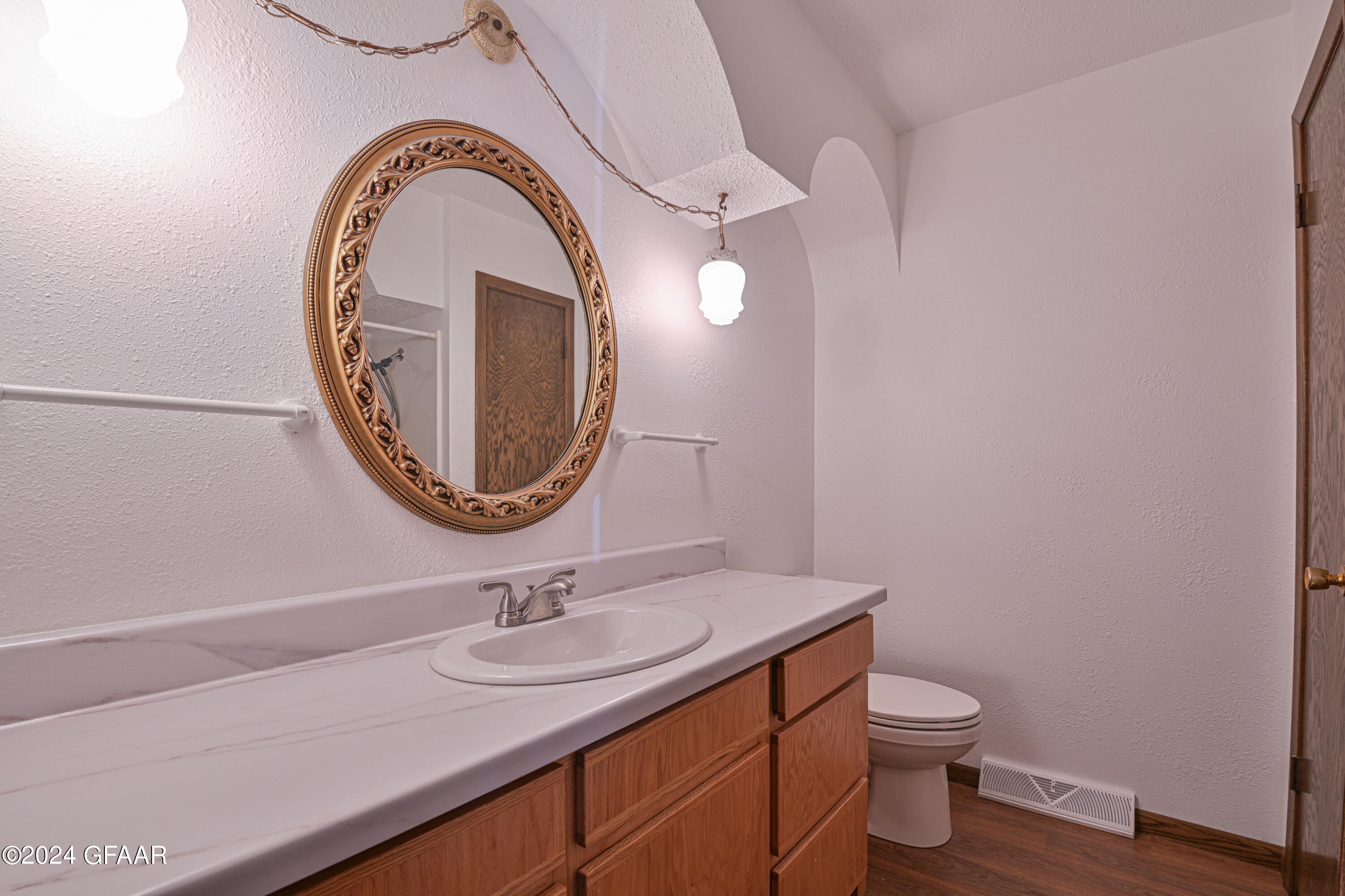 10211 452ND Avenue NW