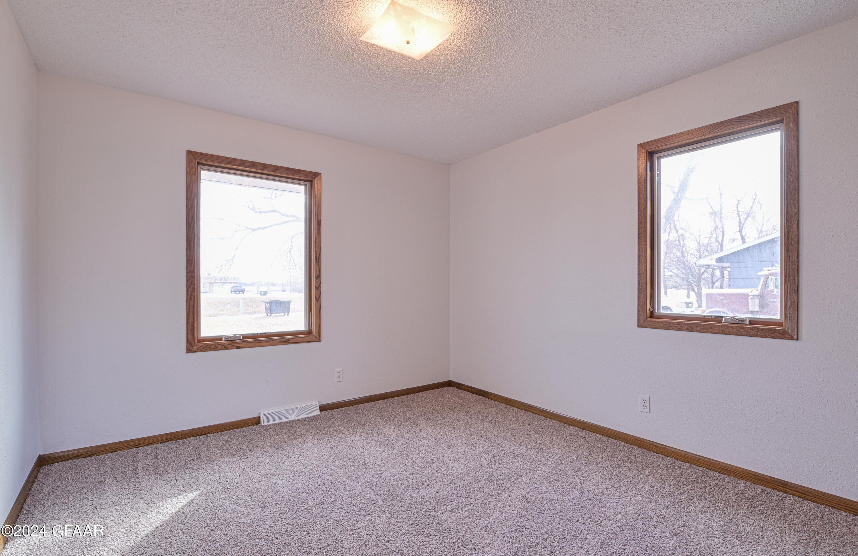 10211 452ND Avenue NW