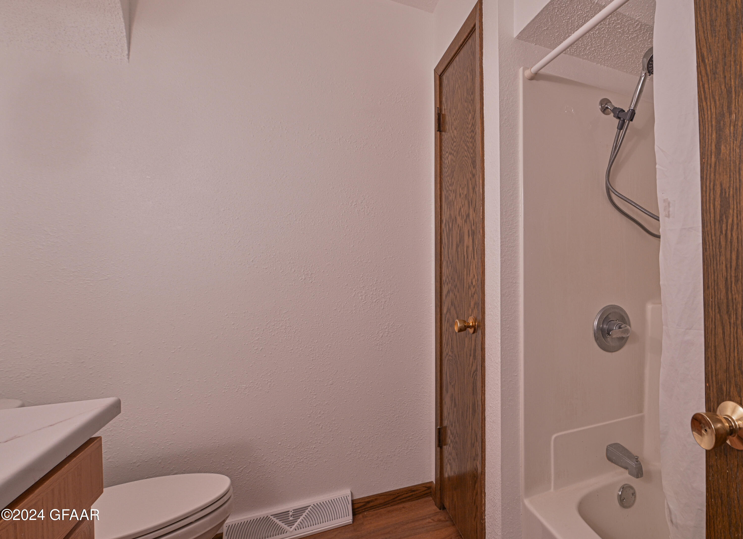 10211 452ND Avenue NW