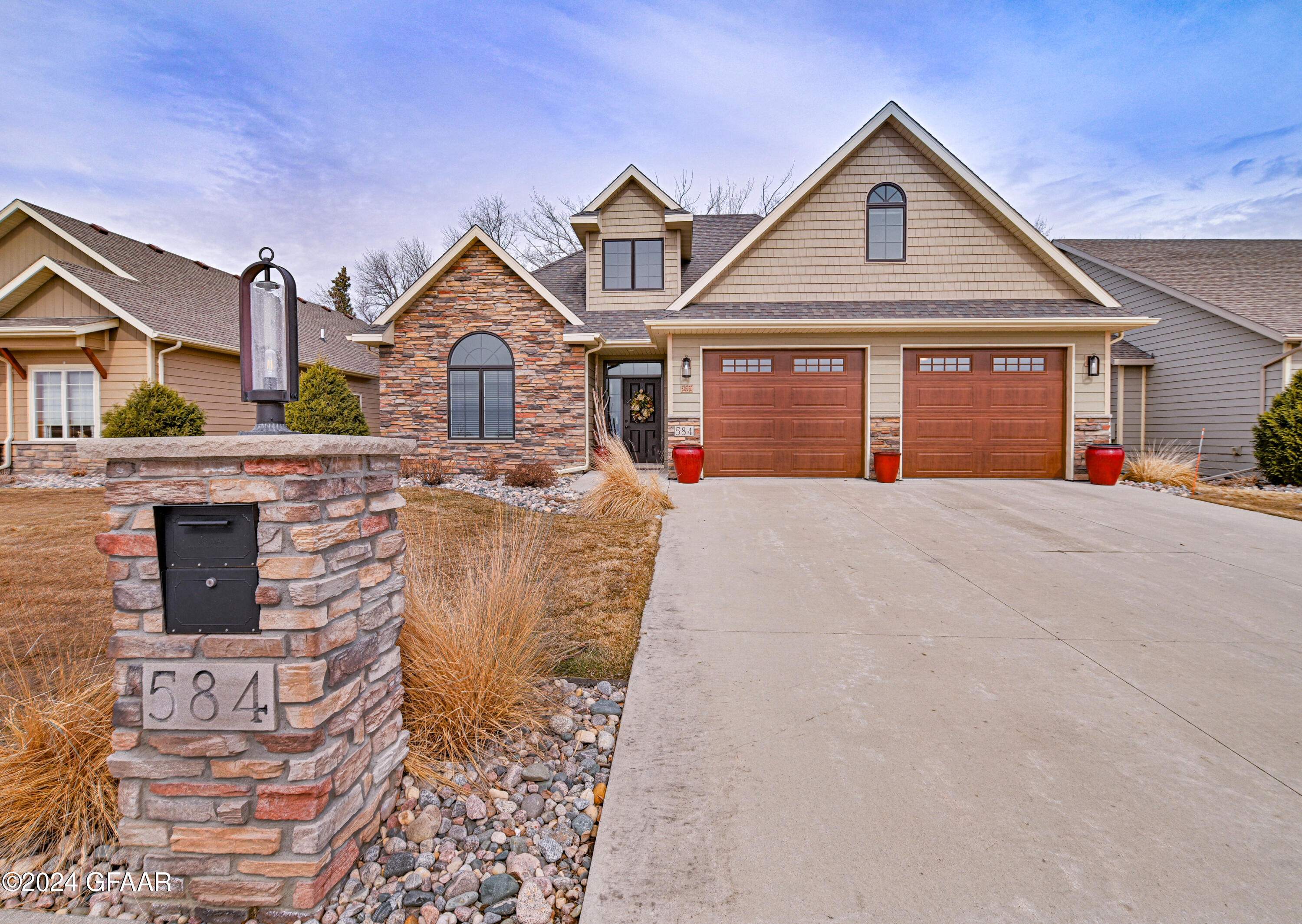 584 AUTUMN WOODS Boulevard