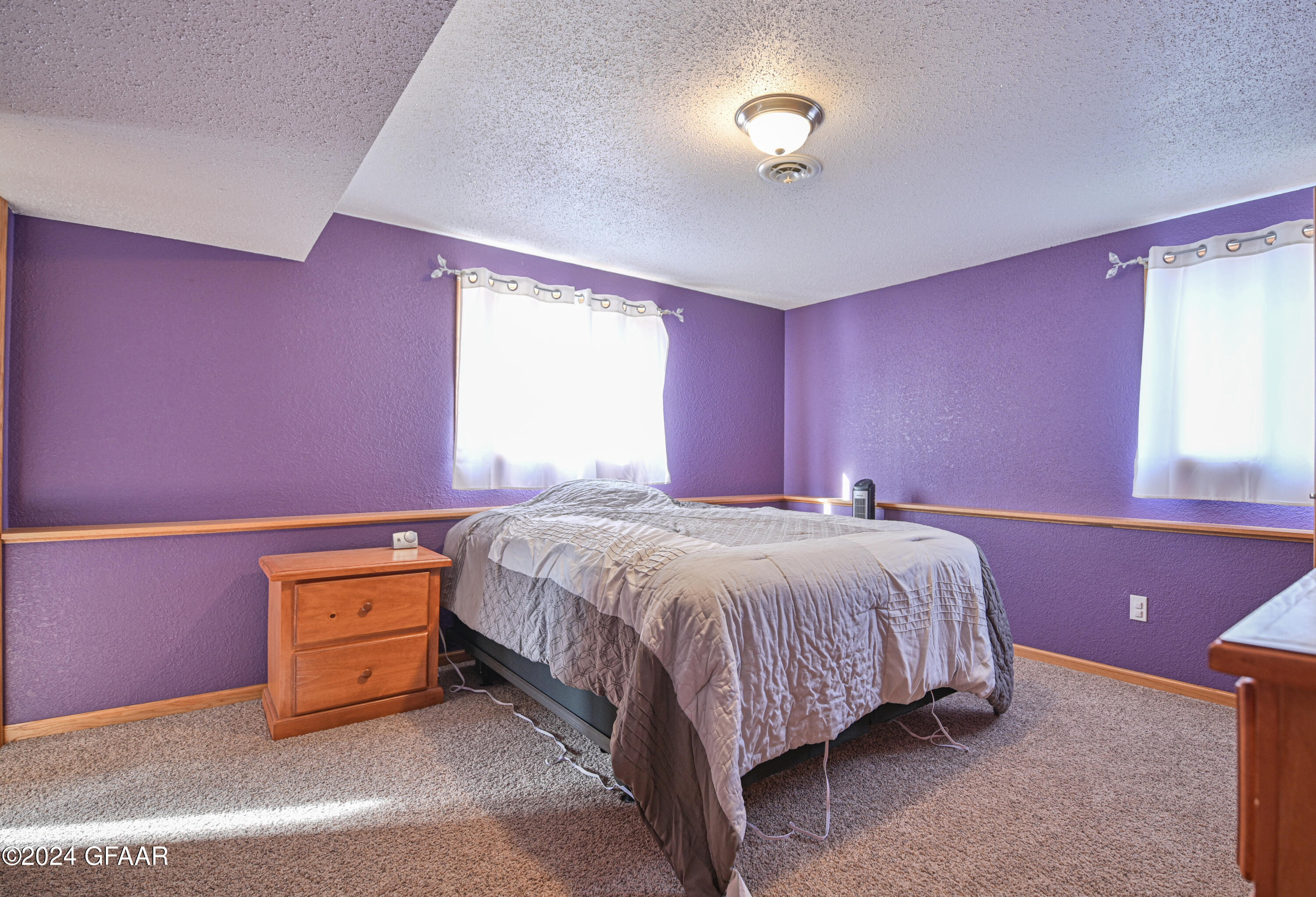 1220 EAGLE Avenue NE