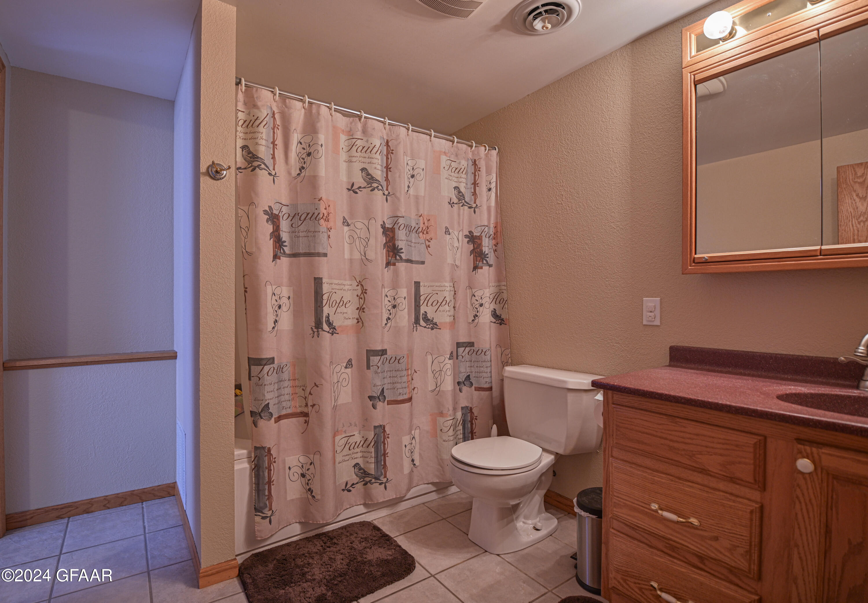 1220 EAGLE Avenue NE