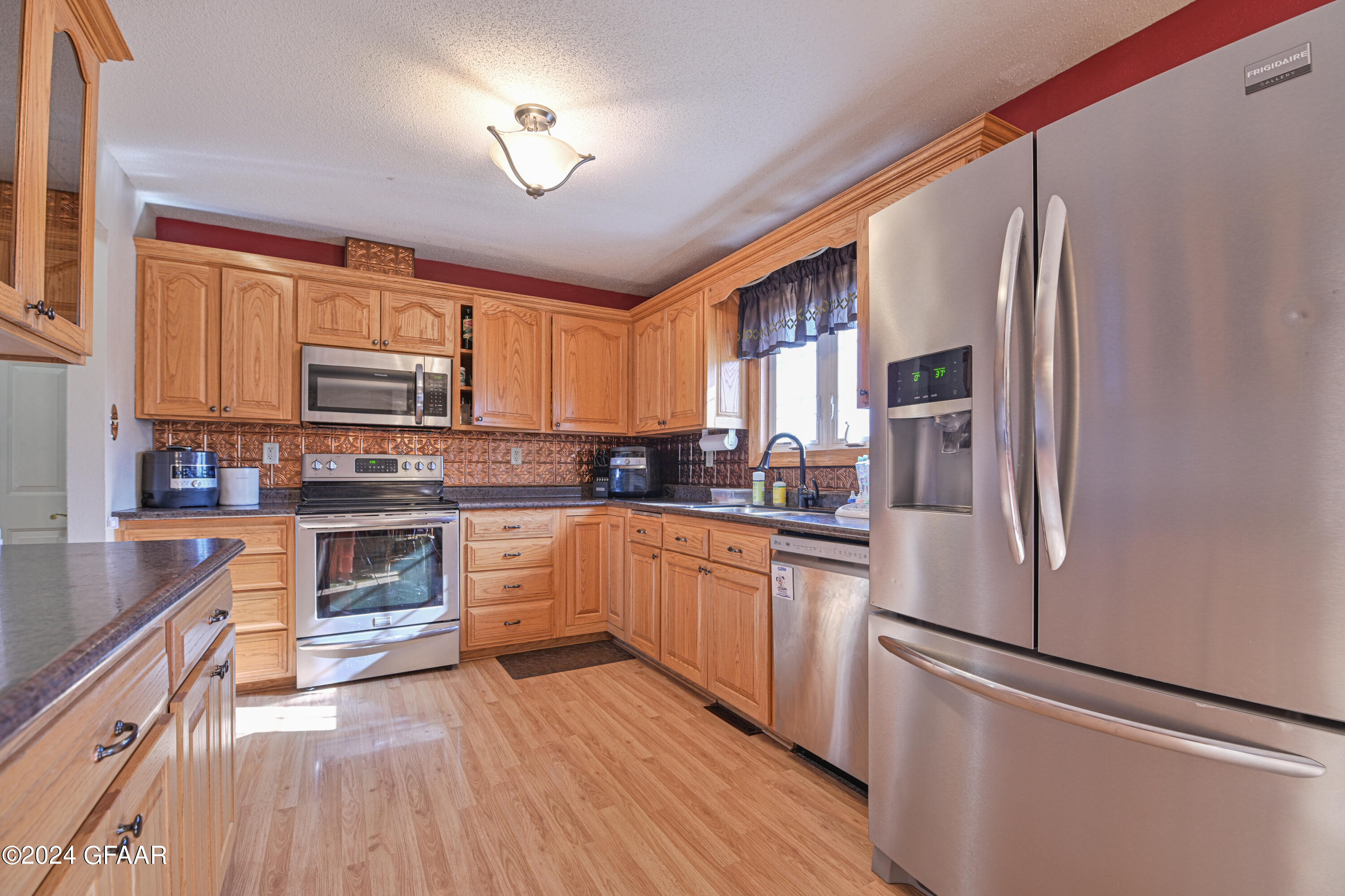 1220 EAGLE Avenue NE