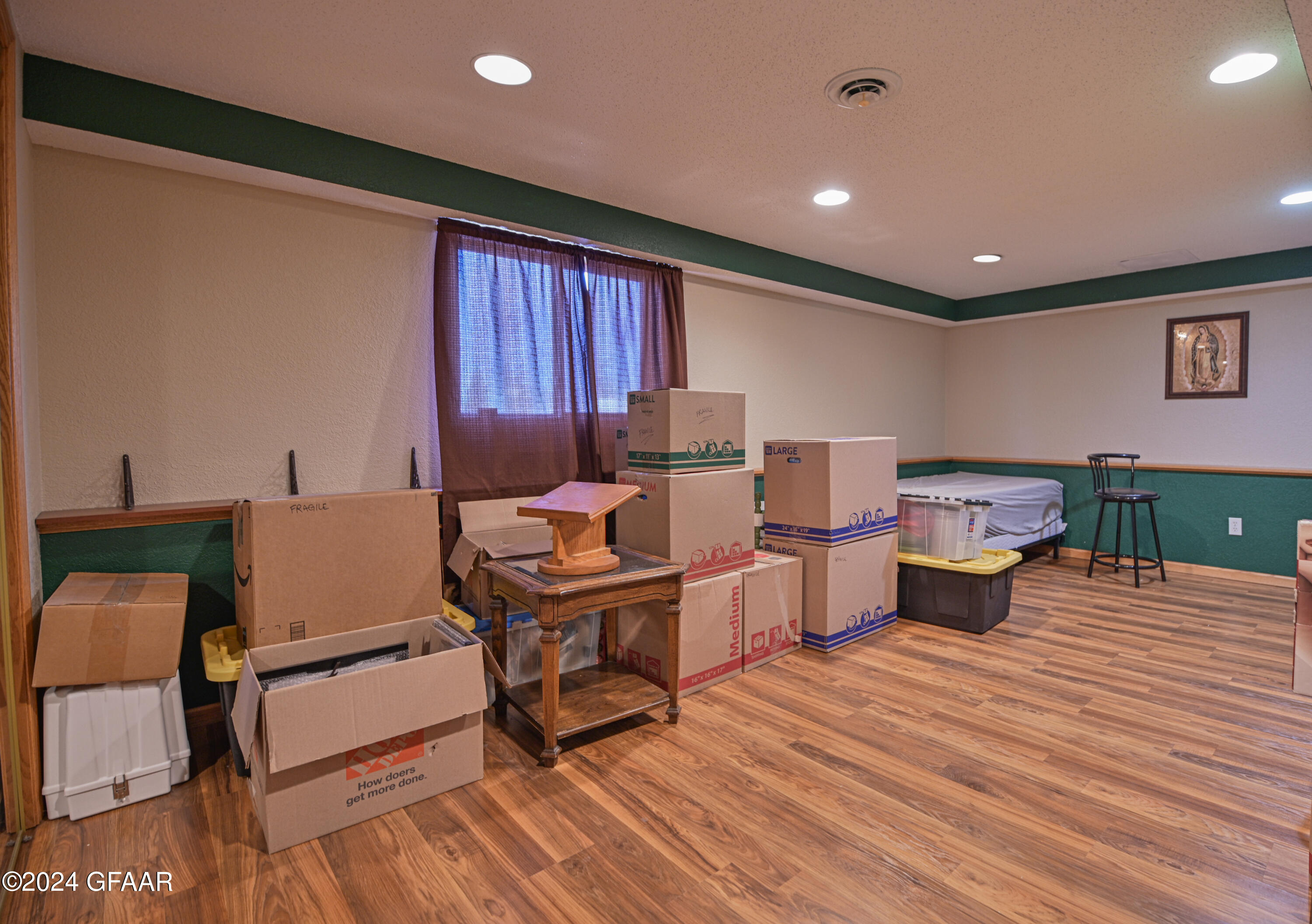 1220 EAGLE Avenue NE