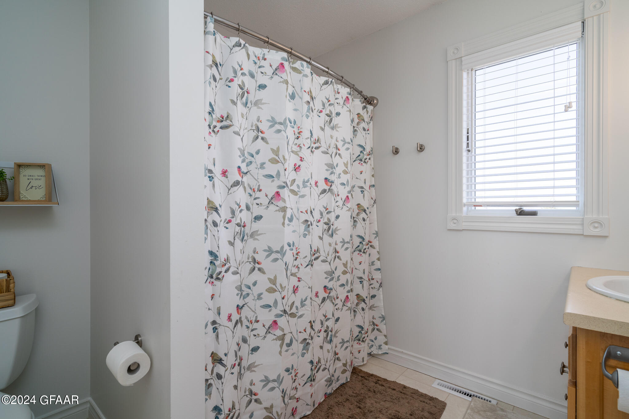 1083 DEER TRAIL Lane NE