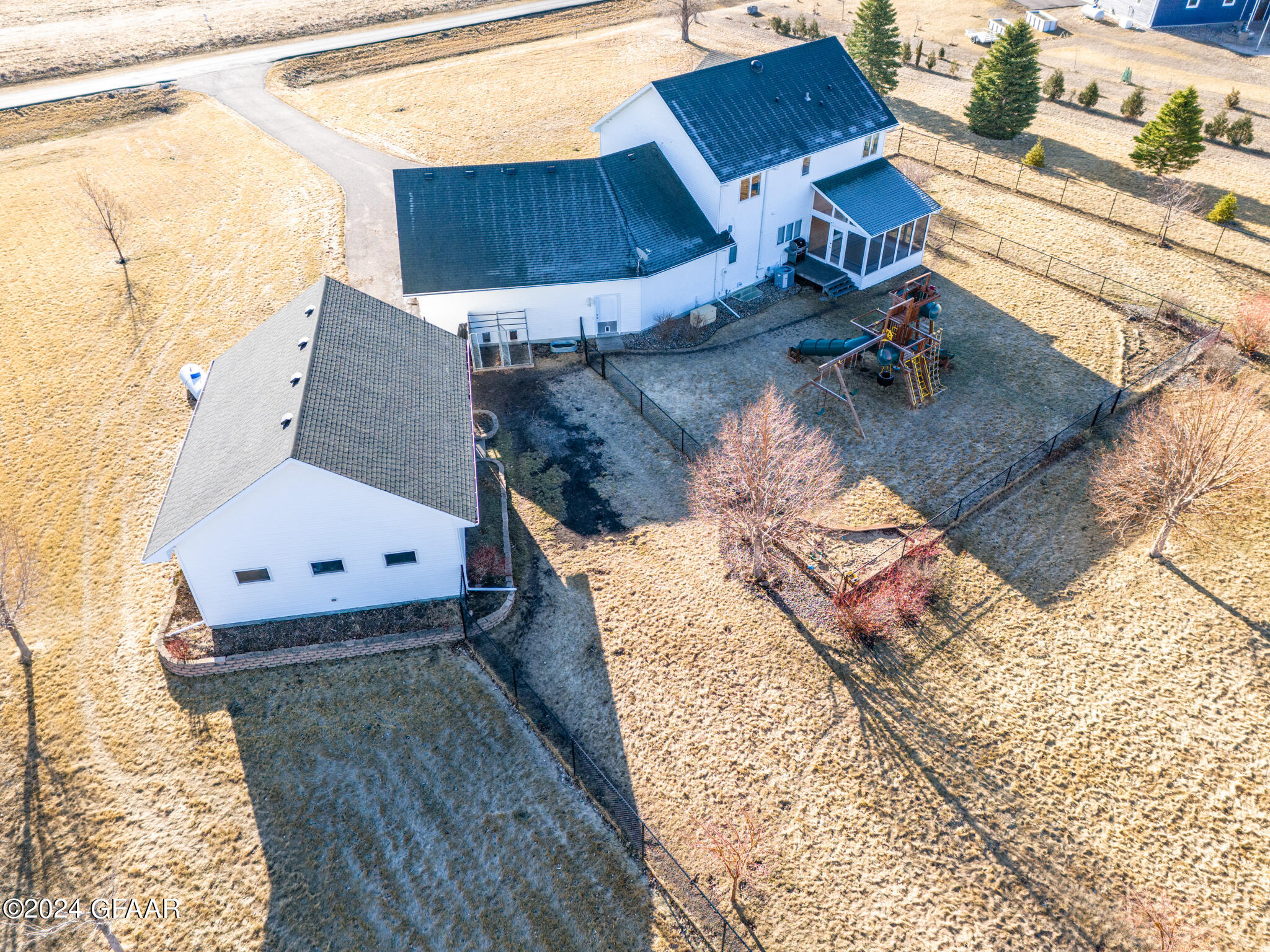 1083 DEER TRAIL Lane NE
