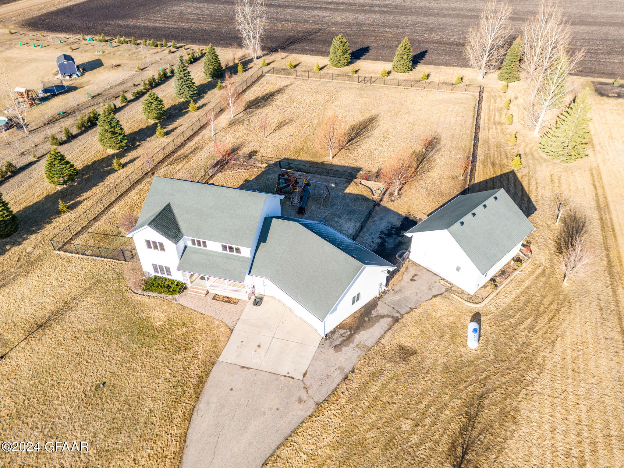 1083 DEER TRAIL Lane NE
