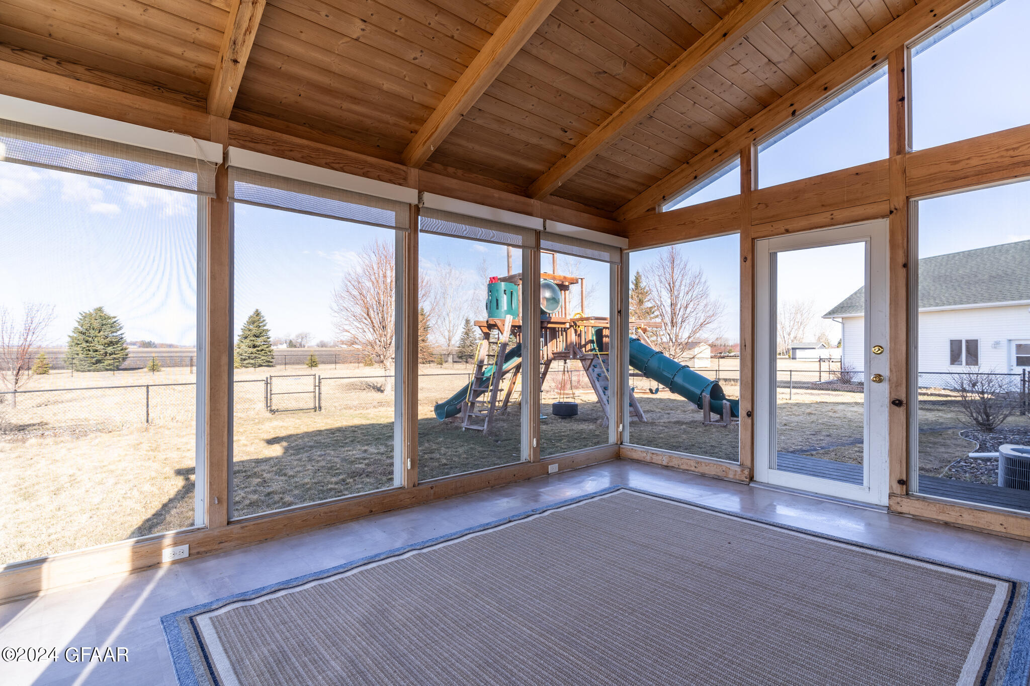 1083 DEER TRAIL Lane NE