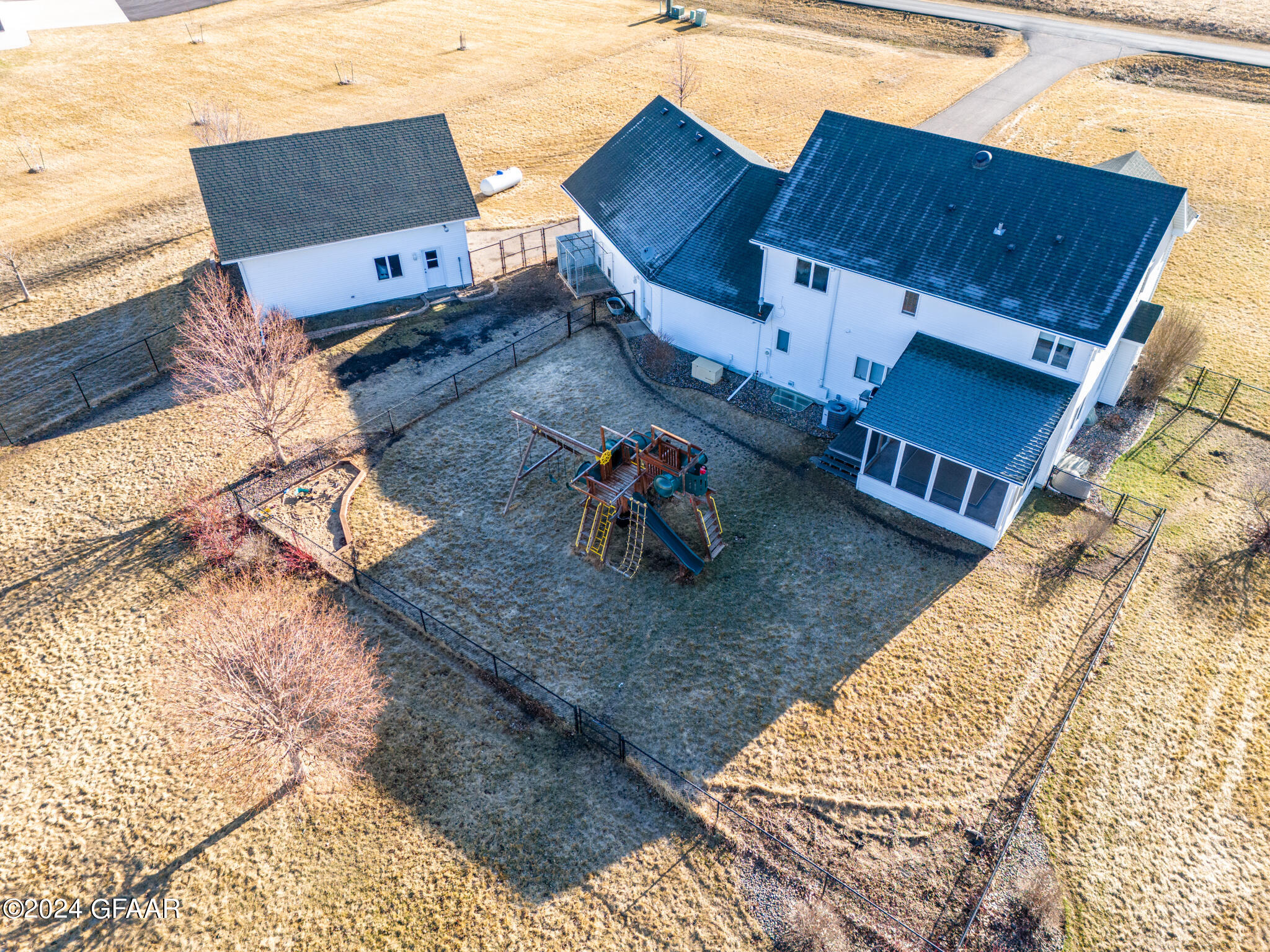 1083 DEER TRAIL Lane NE