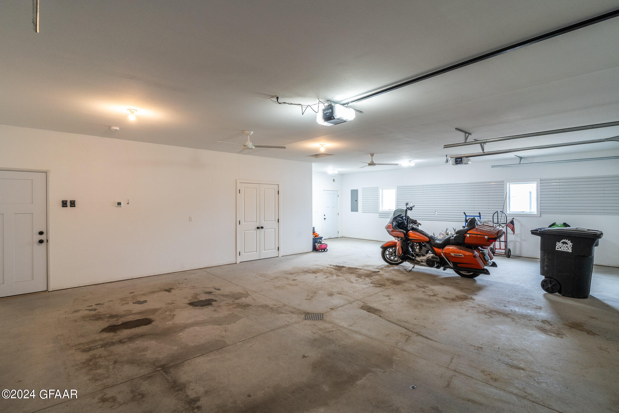 6166 CAMELLIA Circle