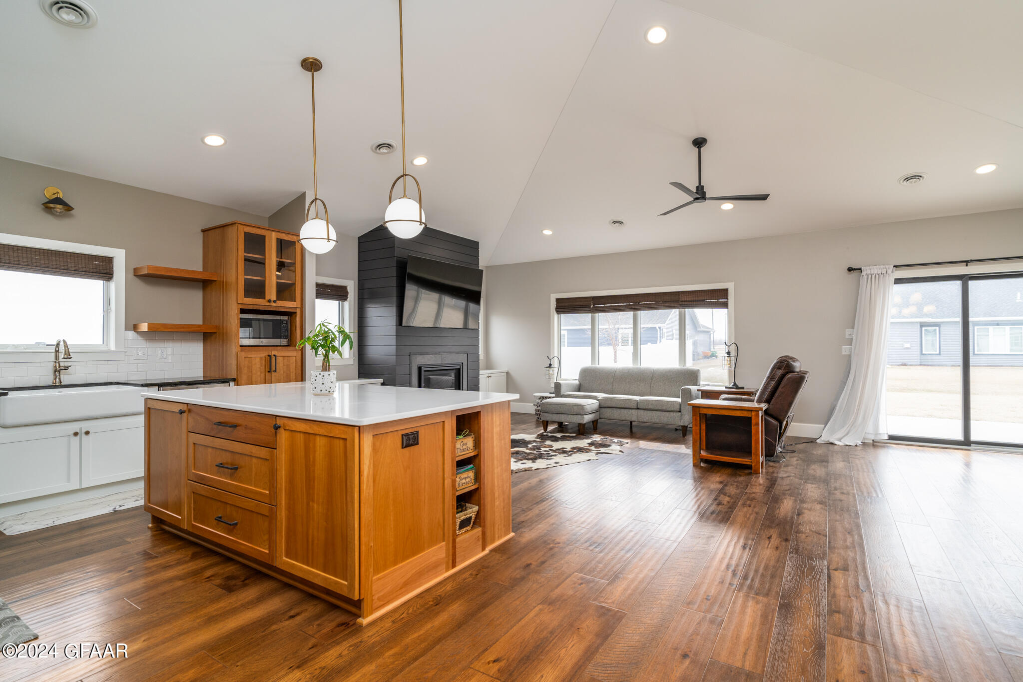 6166 CAMELLIA Circle
